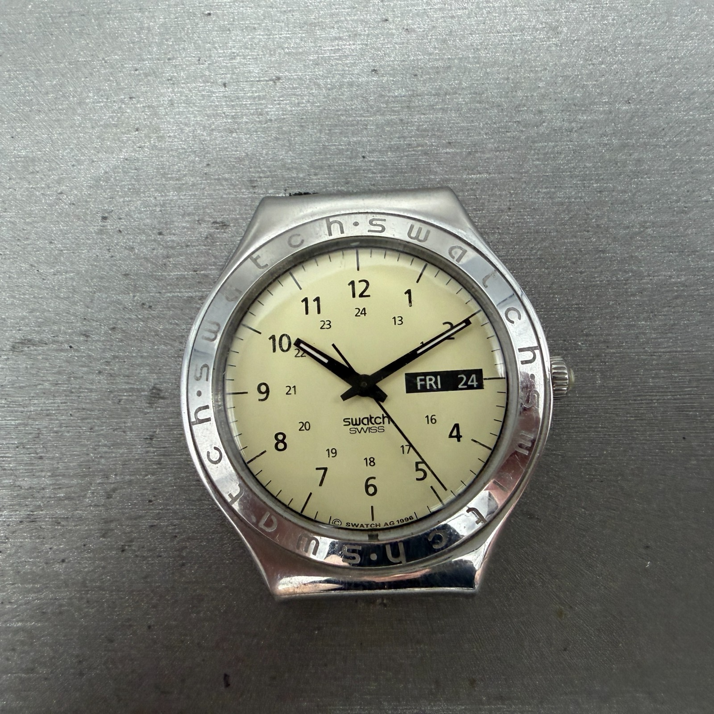 Swatch irony Pergamena Watch Men 37mm Cream Dial Steel Daydate YGS708 New Batt0