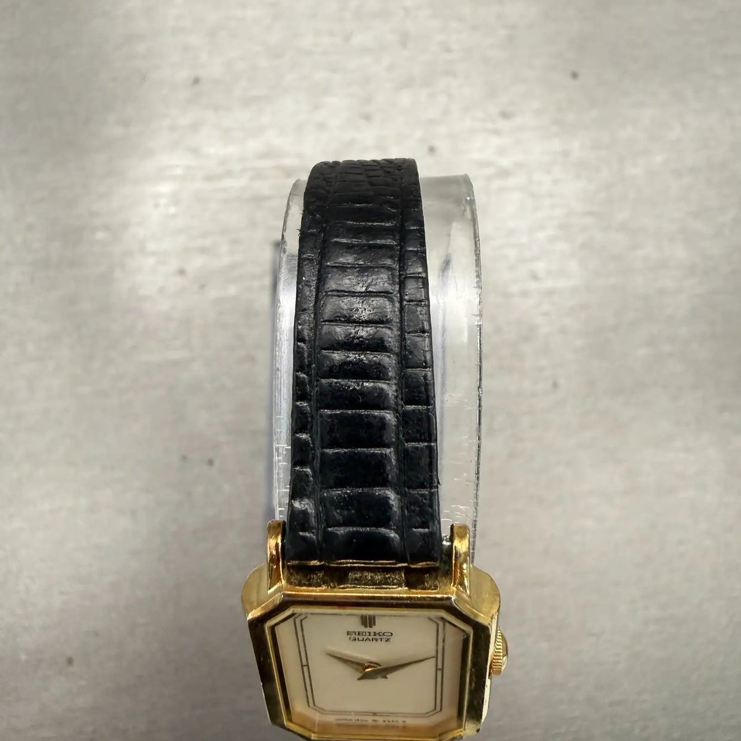 Seiko Watch Women 18mm Ivory Dial Gold Tone Rectangle 1400-8440 New Battery VTG4