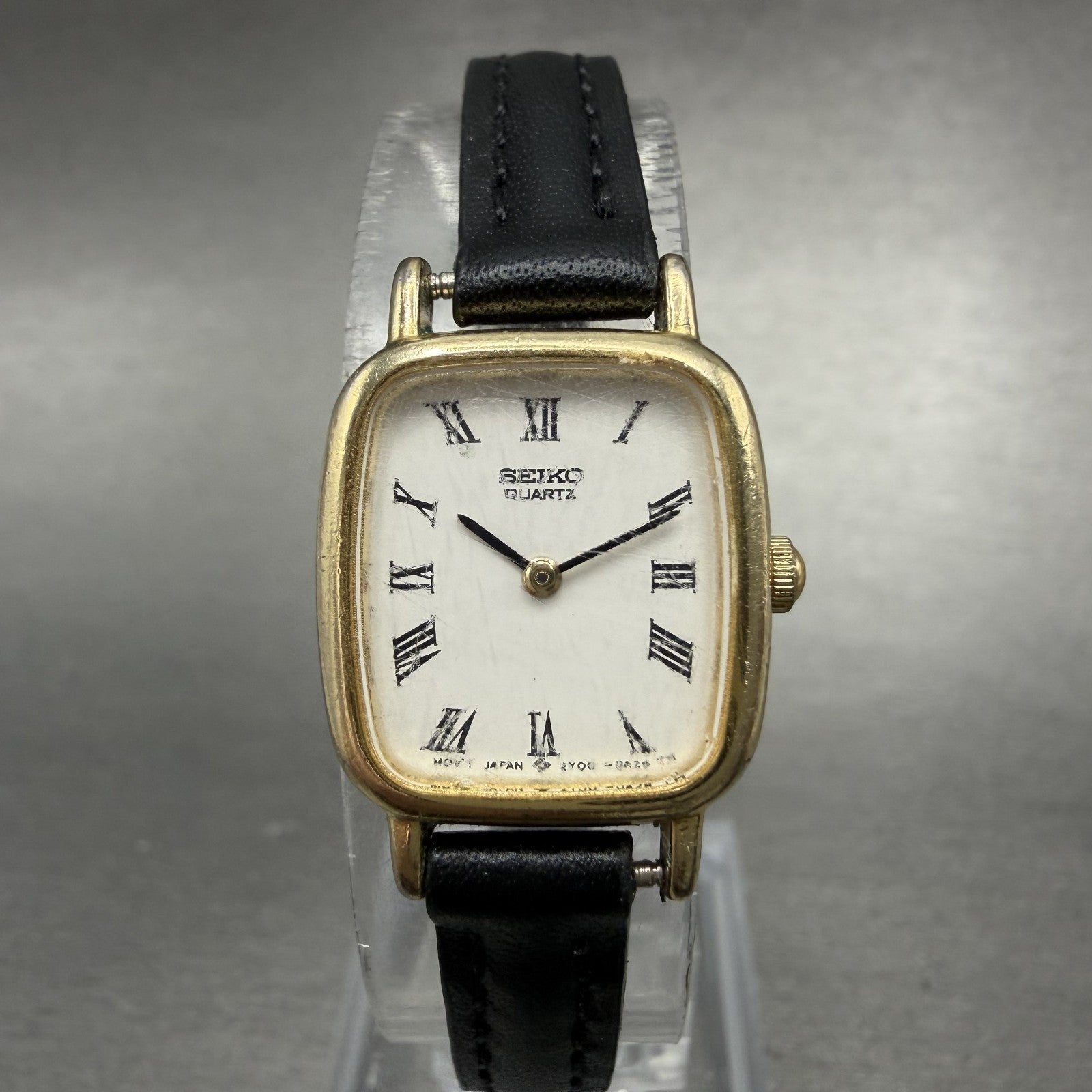 Seiko Watch Women 17mm White Dial Gold Tone Rectangle 2Y00-5A00 New Battery0