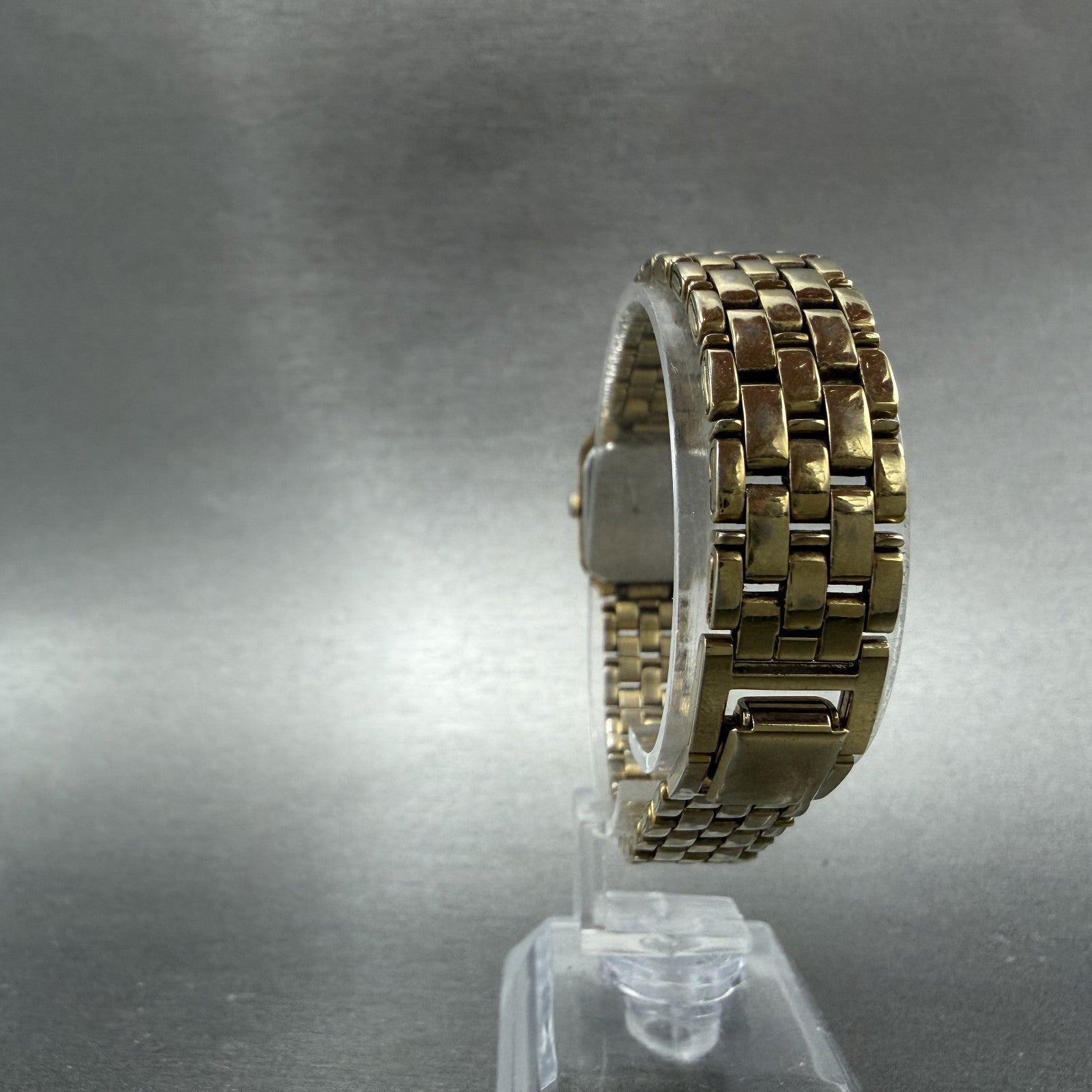Seiko Tank Watch Women 17mm Black Dial Gold Tone Rectangle V400-5498 New Batt HJ7