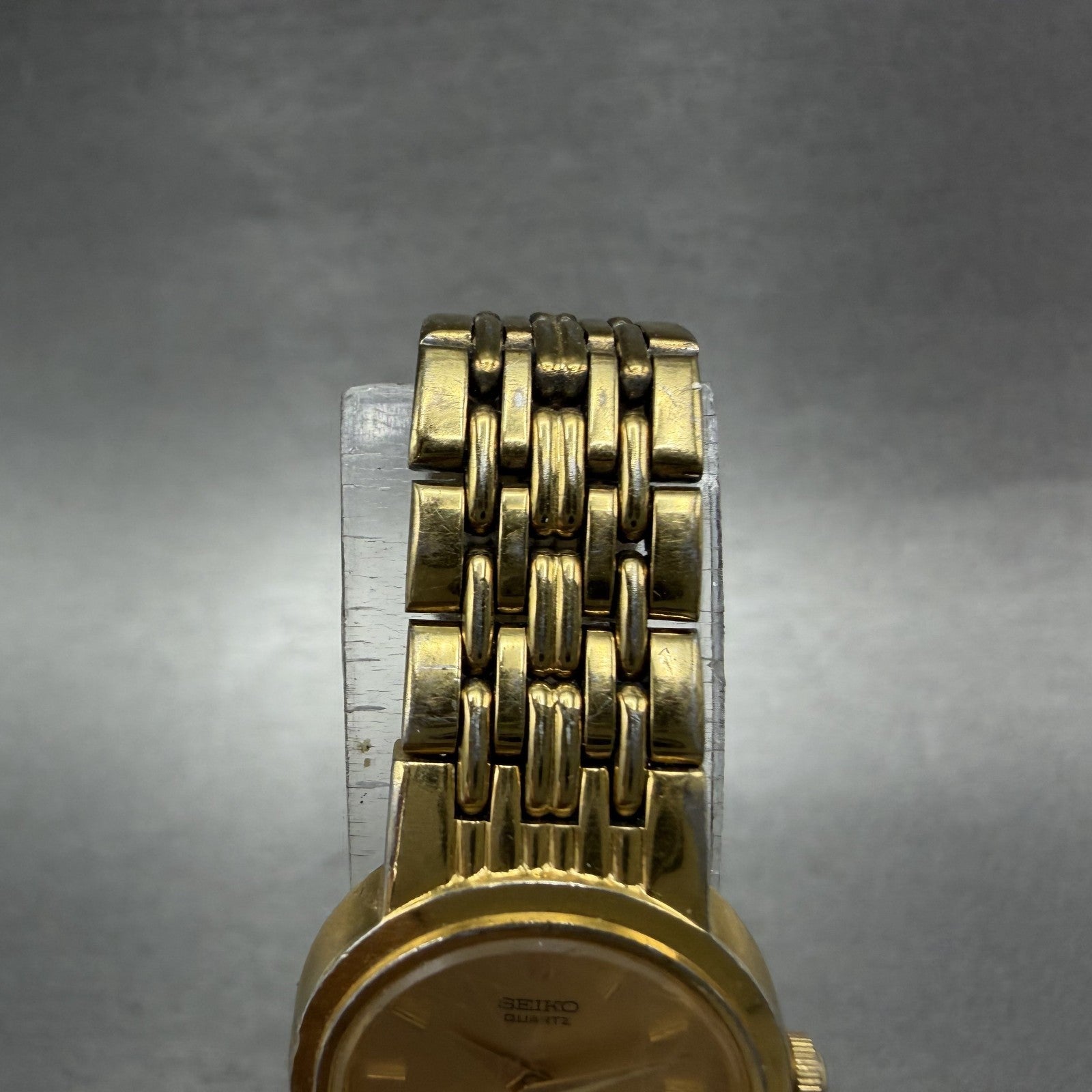 Seiko Watch Women 20mm Champagne Dial Gold Tone Round V400-0368 New Battery4