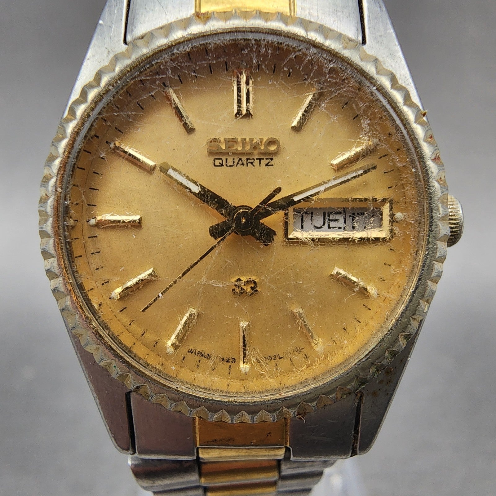Seiko SQ Watch Women 24mm Champagne Dial Two Tone Daydate 2a230030 New Battery1