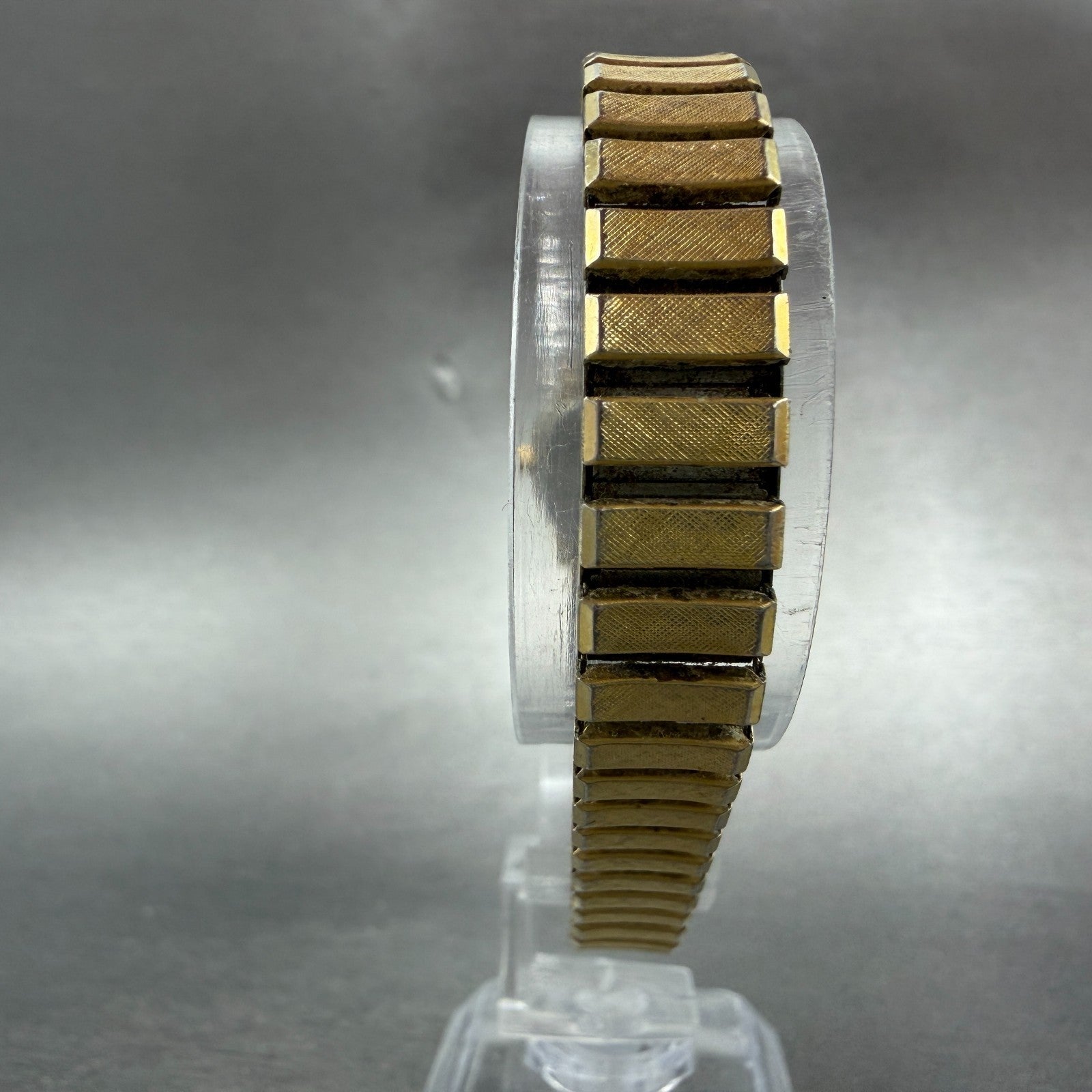 Seiko Watch Women 17mm Champagne Dial Gold Tone Rectangle 2Y00-5028 New Battery67