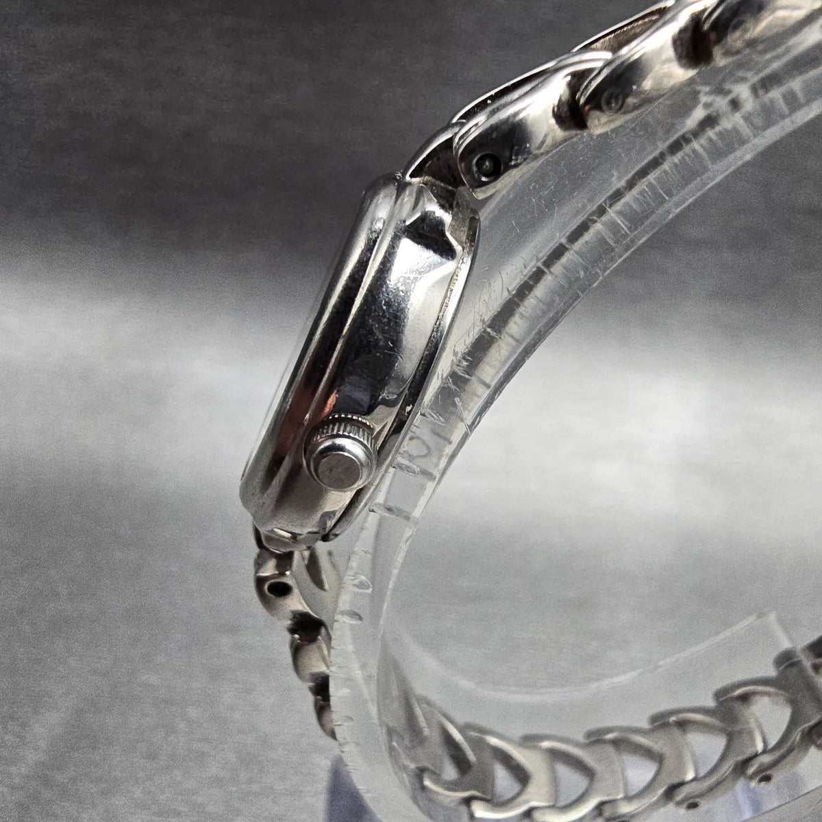 Bulova Watch Women 17mm White Dial Silver Tone Oval 96L12 New Battery JP 452
