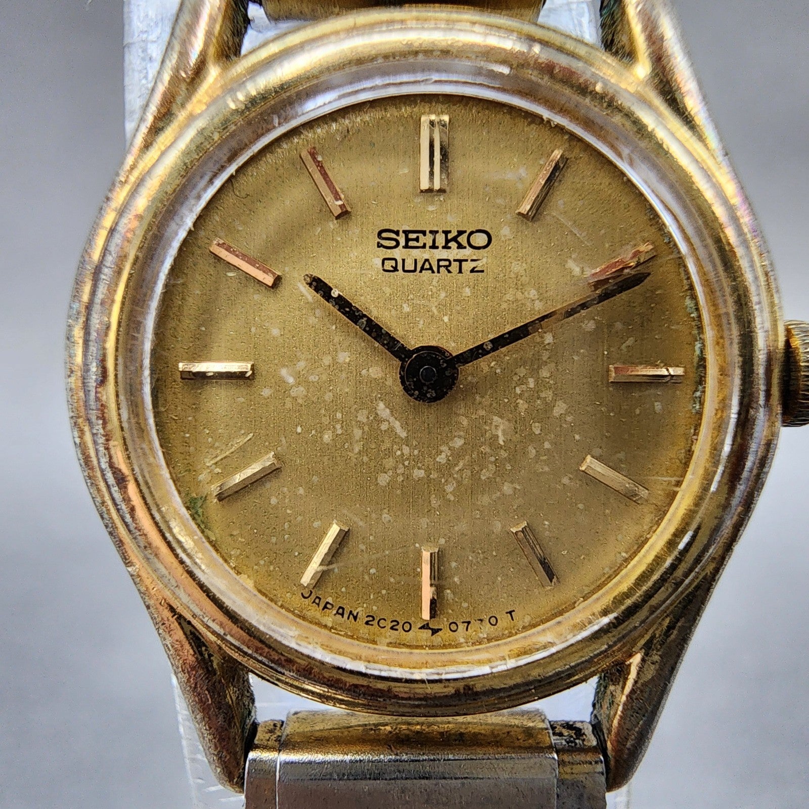 Seiko Watch Women 19mm Champagne Dial Gold Tone Round 2c200120 New Battery1
