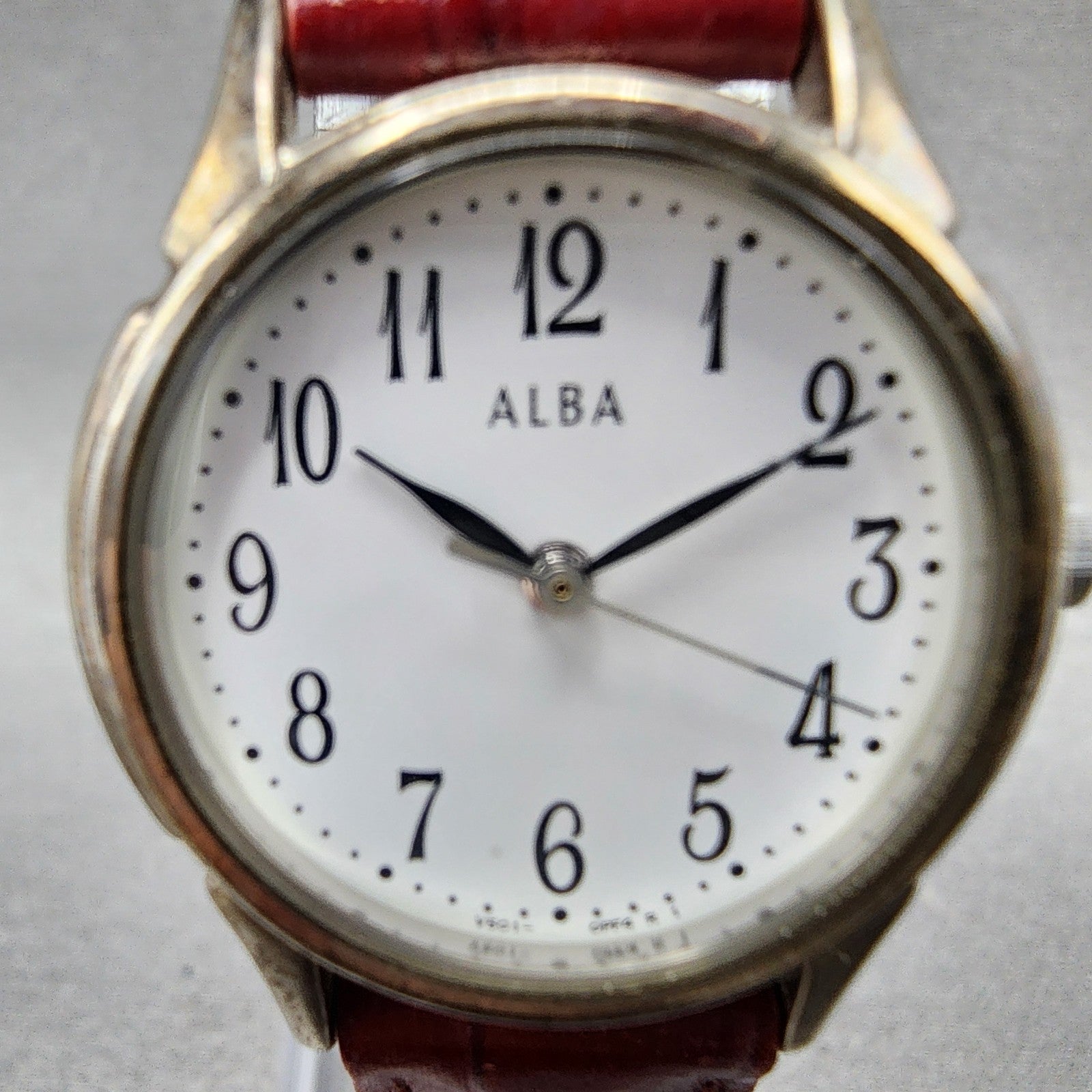 Seiko ALBA Watch Women 26mm White Dial Silver Tone Round V5010ET0 New Battery1
