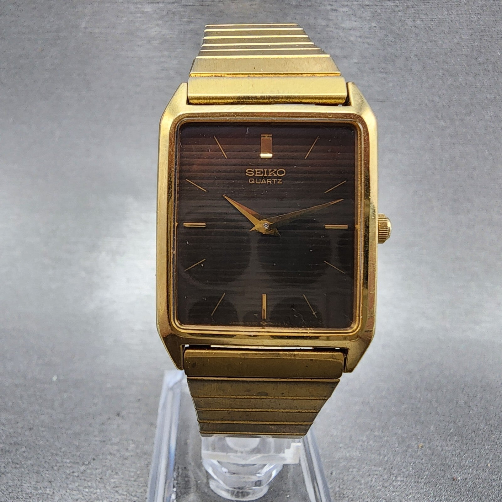 Seiko Tank Watch Women 26mm Brown Dial Gold Tone Rectangle 5Y005000 New Battery0