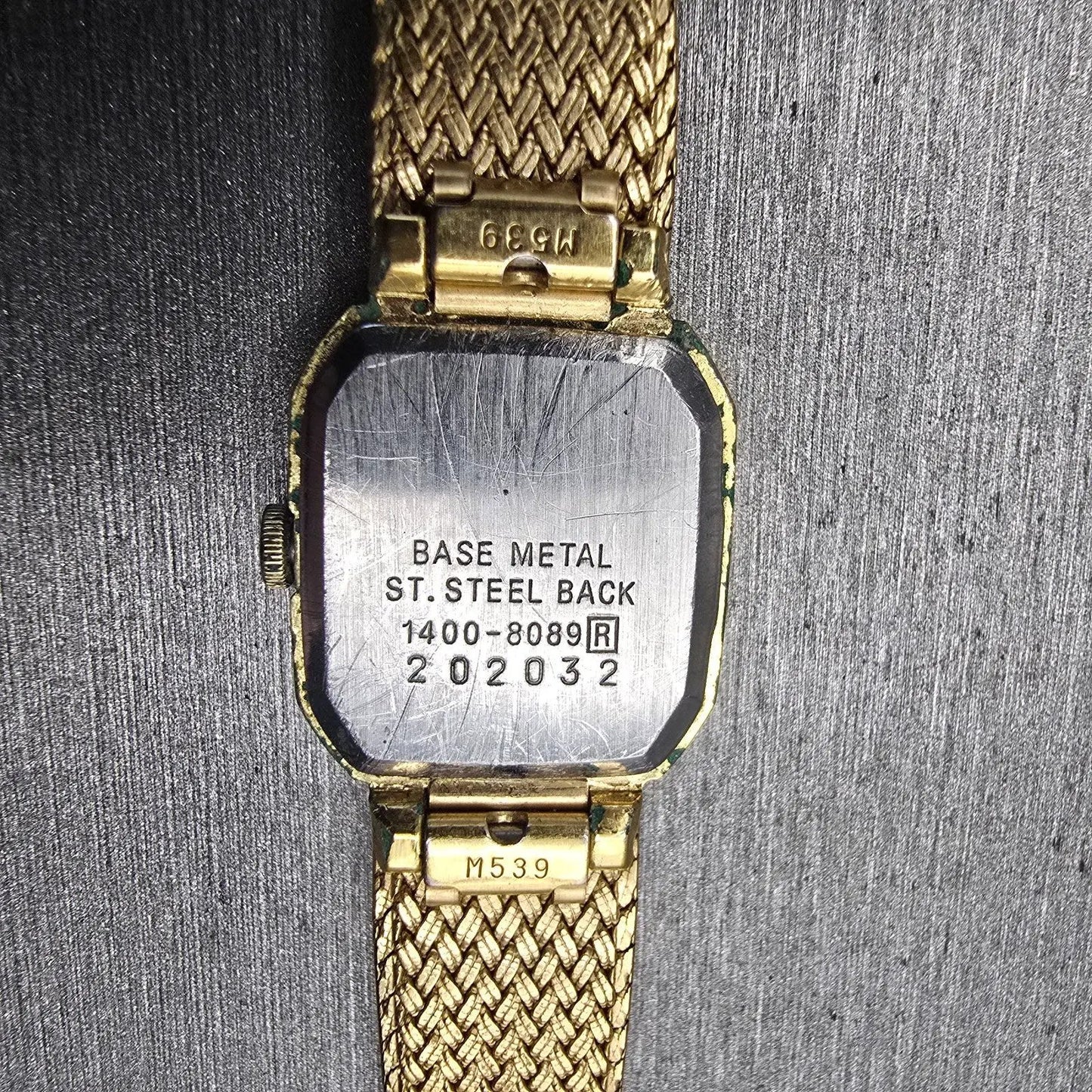 Seiko Watch Women 17mm Gold Dial Gold Tone Rectangle 1400-8089 New Battery VTG10