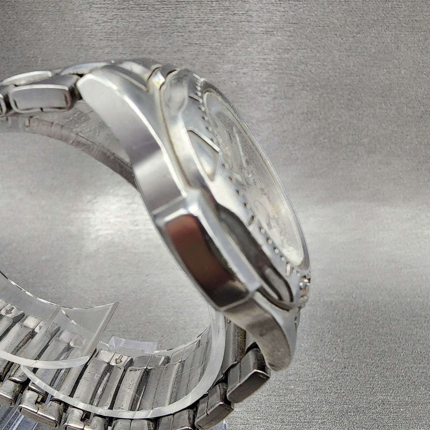 Casio MTD1046 Dive Watch Men 38mm Silver Dial Silver Tone Daydate PARTS4