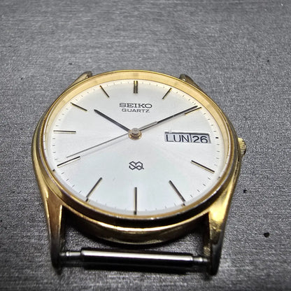 Seiko SQ Watch Men 32mm White Dial Gold Daydate Round 8223-7080 VTG PARTS4
