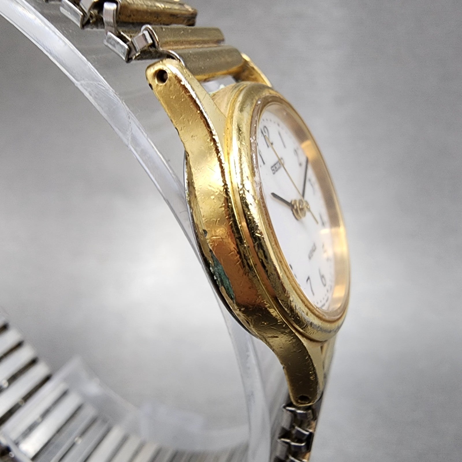 Seiko Avenue Watch Women 23mm White Dial Gold Tone Round 4N210670 New Battery3
