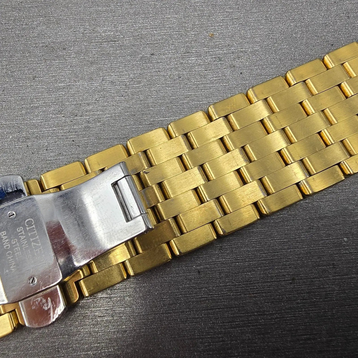 Citizen G820-T001688 Watch Band Gold Tone AR1002-56A Stiletto9