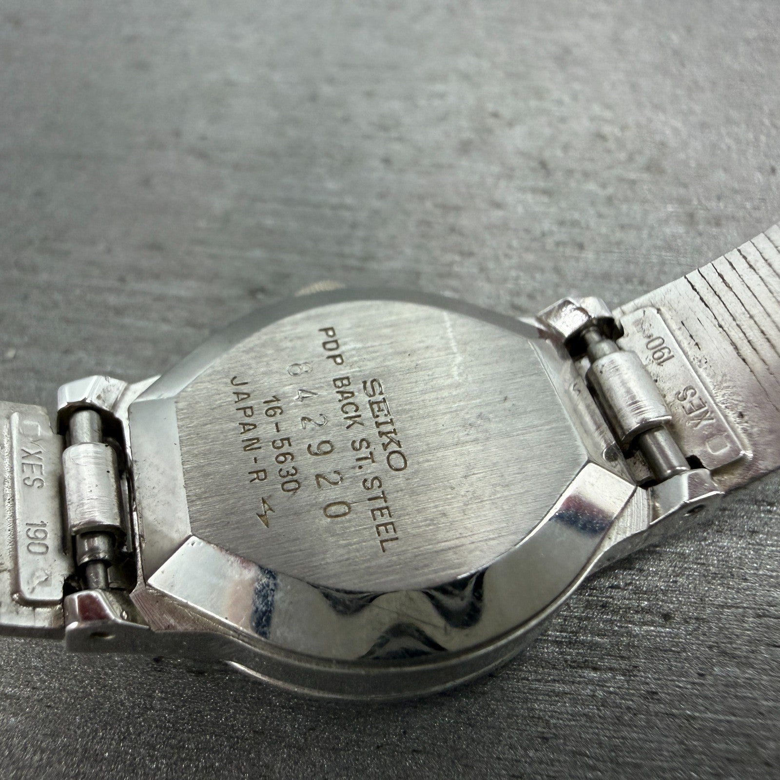 Seiko Watch Women 20mm Silver Dial Silver Tone Oval 16-5630 New Battery Vintage10