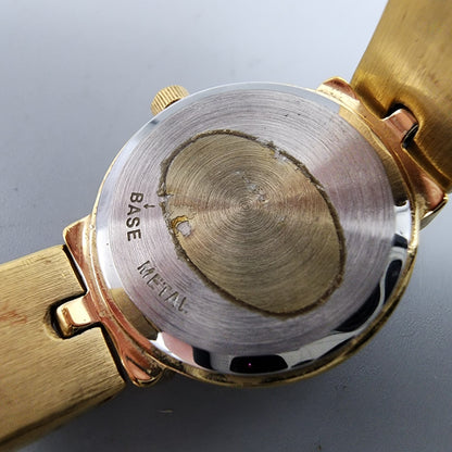 Wittnauer Watch Women Gold Tone MOP Dial Round 19mm RL8368 New Batttery