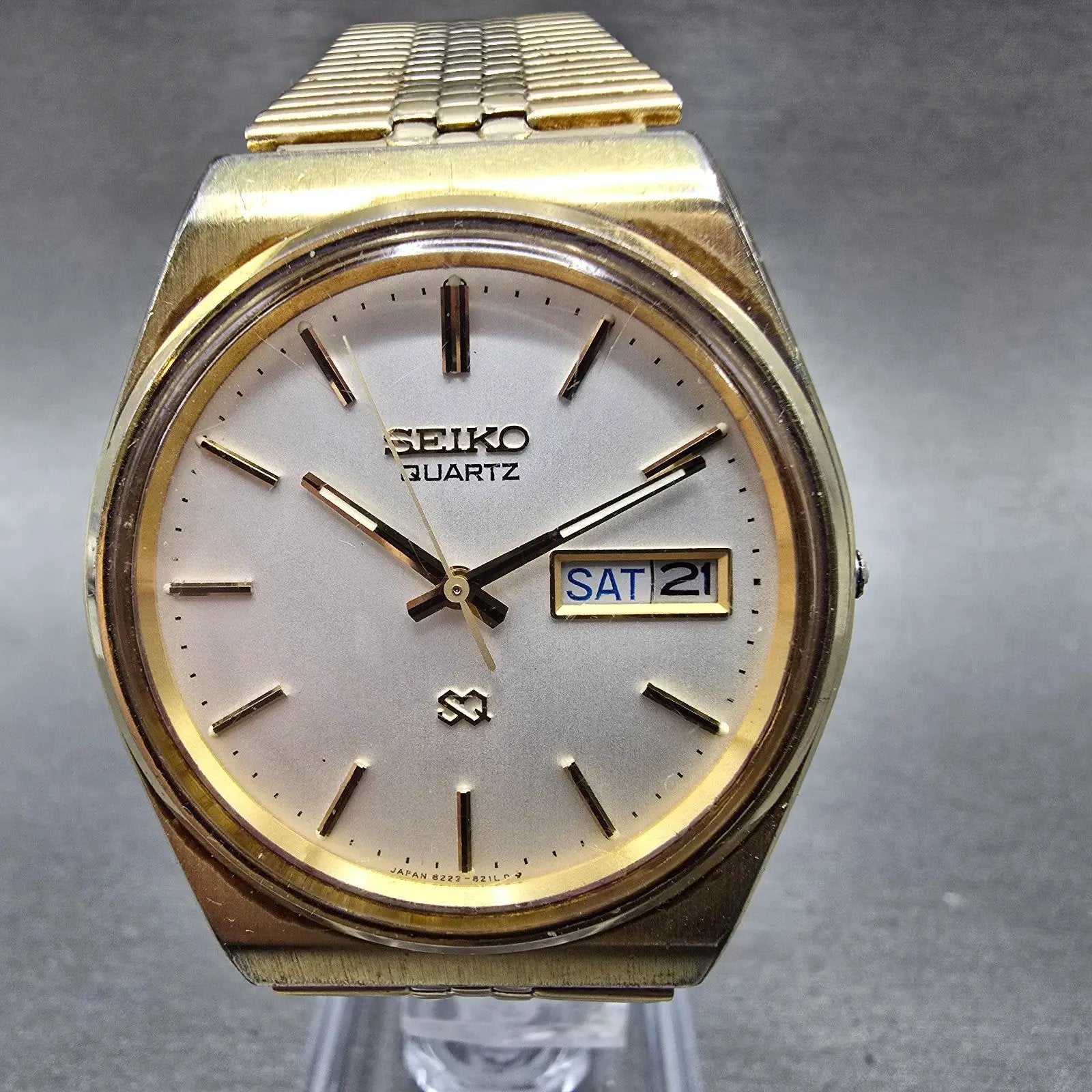Seiko SQ Watch Men 35mm Silver Dial Gold Tone Daydate Round 8223-8029 PARTS VTGL0