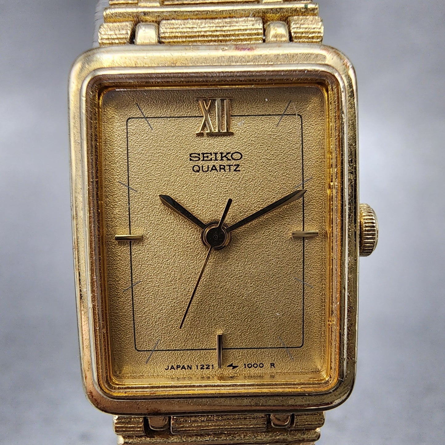 Seiko Tank Watch Women 17mm Champagne Dial Gold Tone 12215700 New Battery1