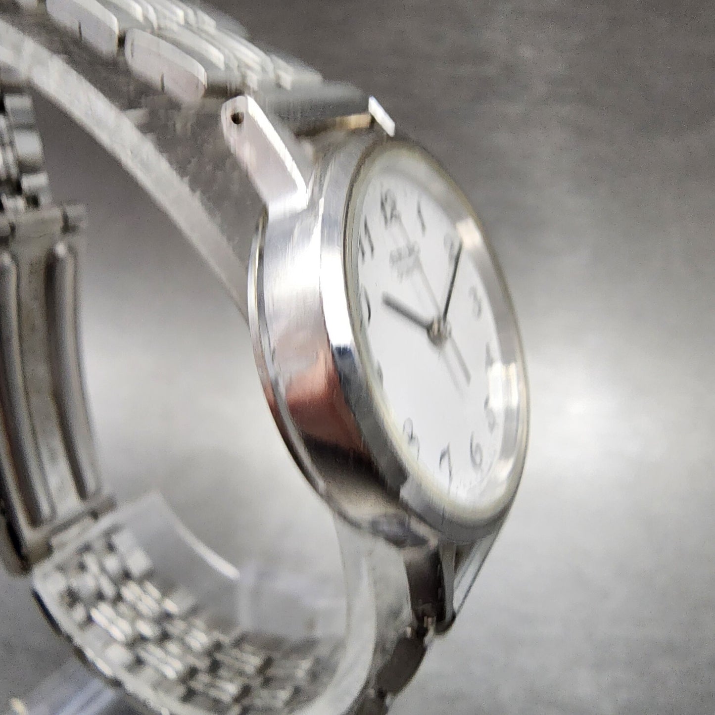 Seiko Watch Women 25mm White Dial Silver Tone Round 54210090 New Battery VTG3