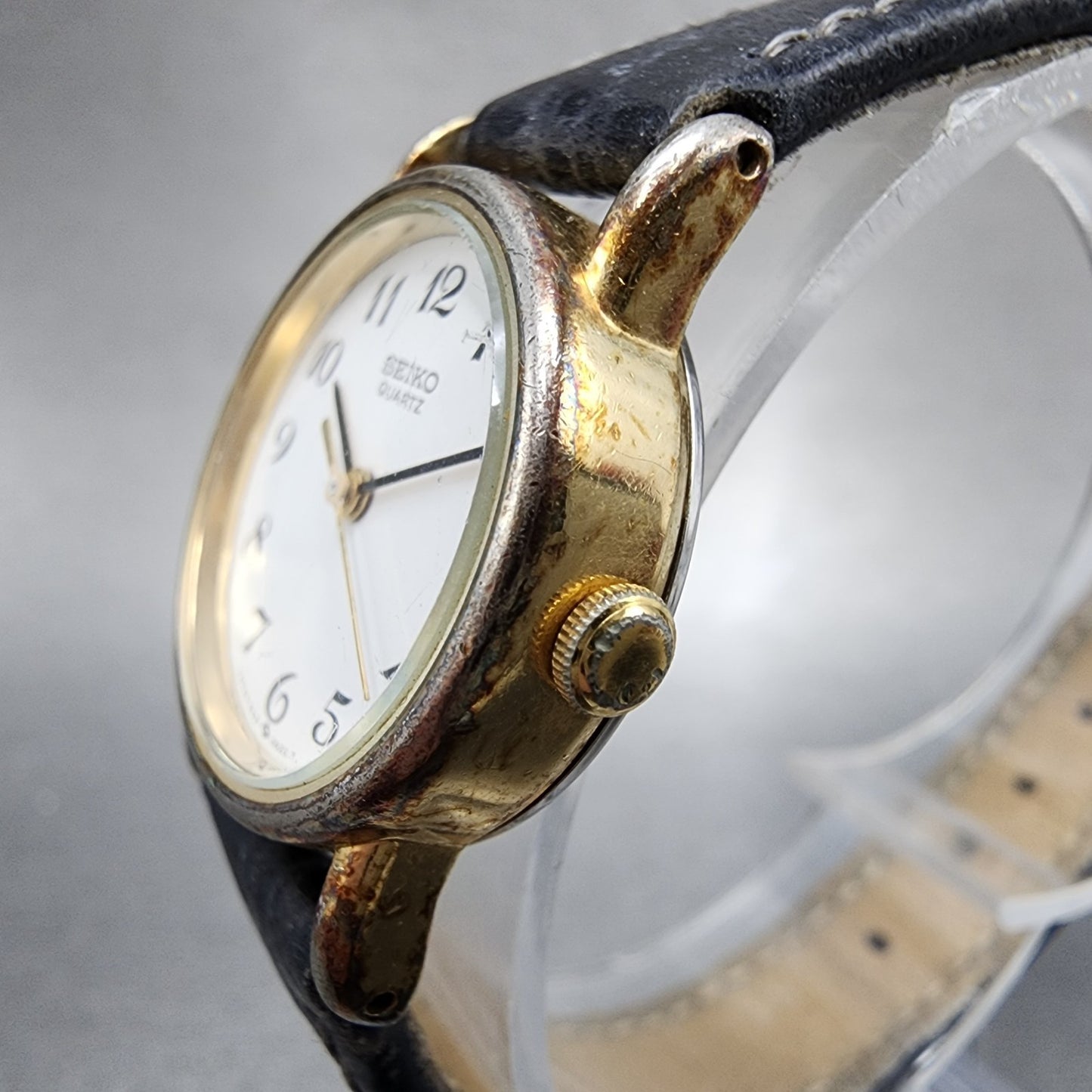 Seiko Watch Women 22mm White Dial Gold Tone Round 54210120 New Batter2