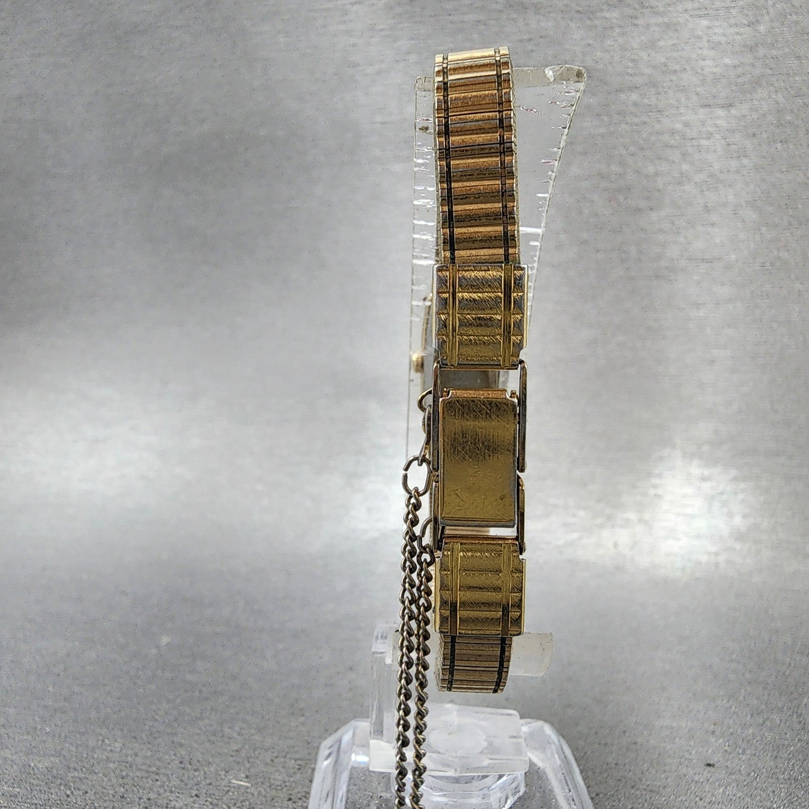 Seiko Tank Watch Women 12mm Champagne Dial Gold Tone 2e205129 New Battery7