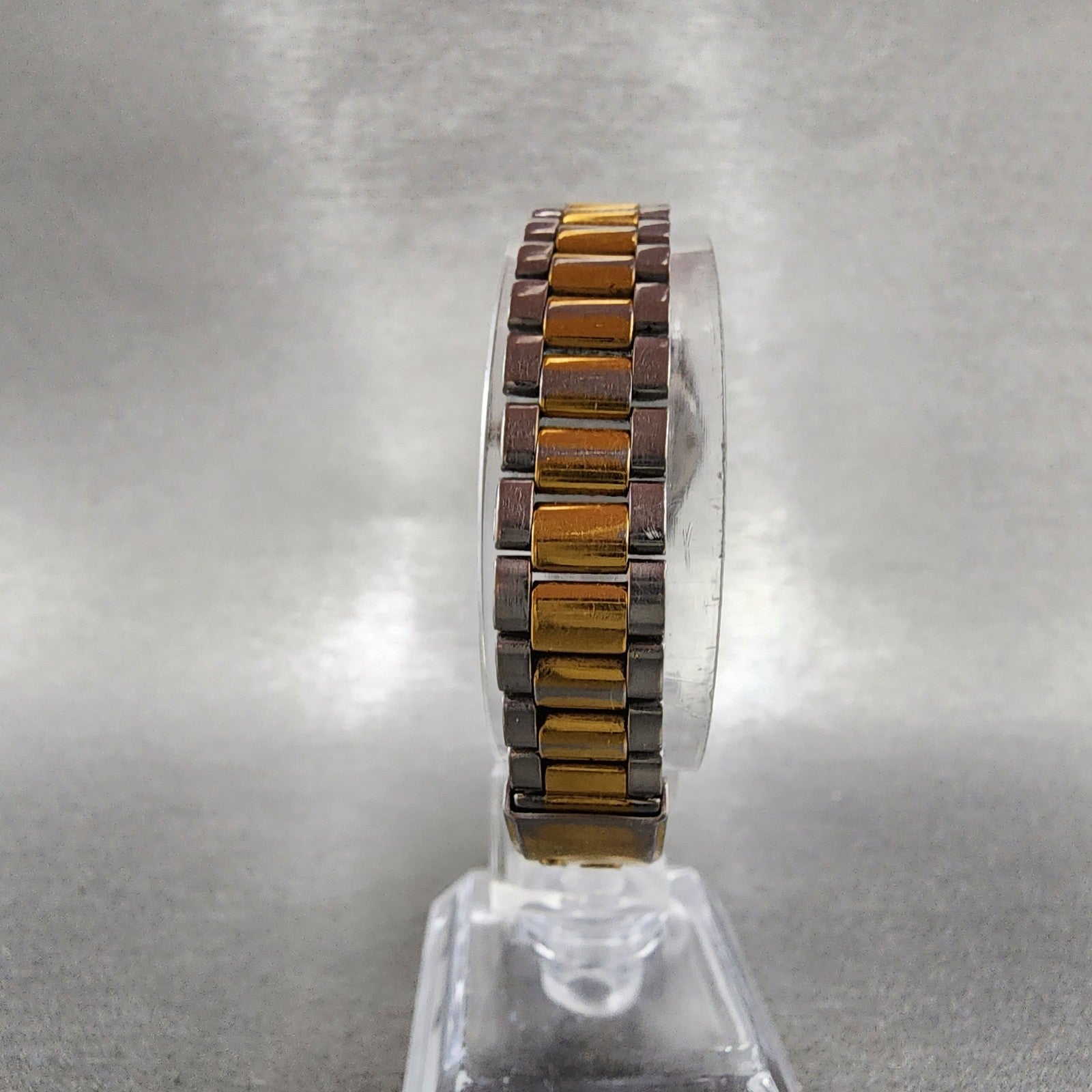 Seiko SQ Watch Women 24mm Silver Dial Two Tone Daydate 3e230a69 New Battery7