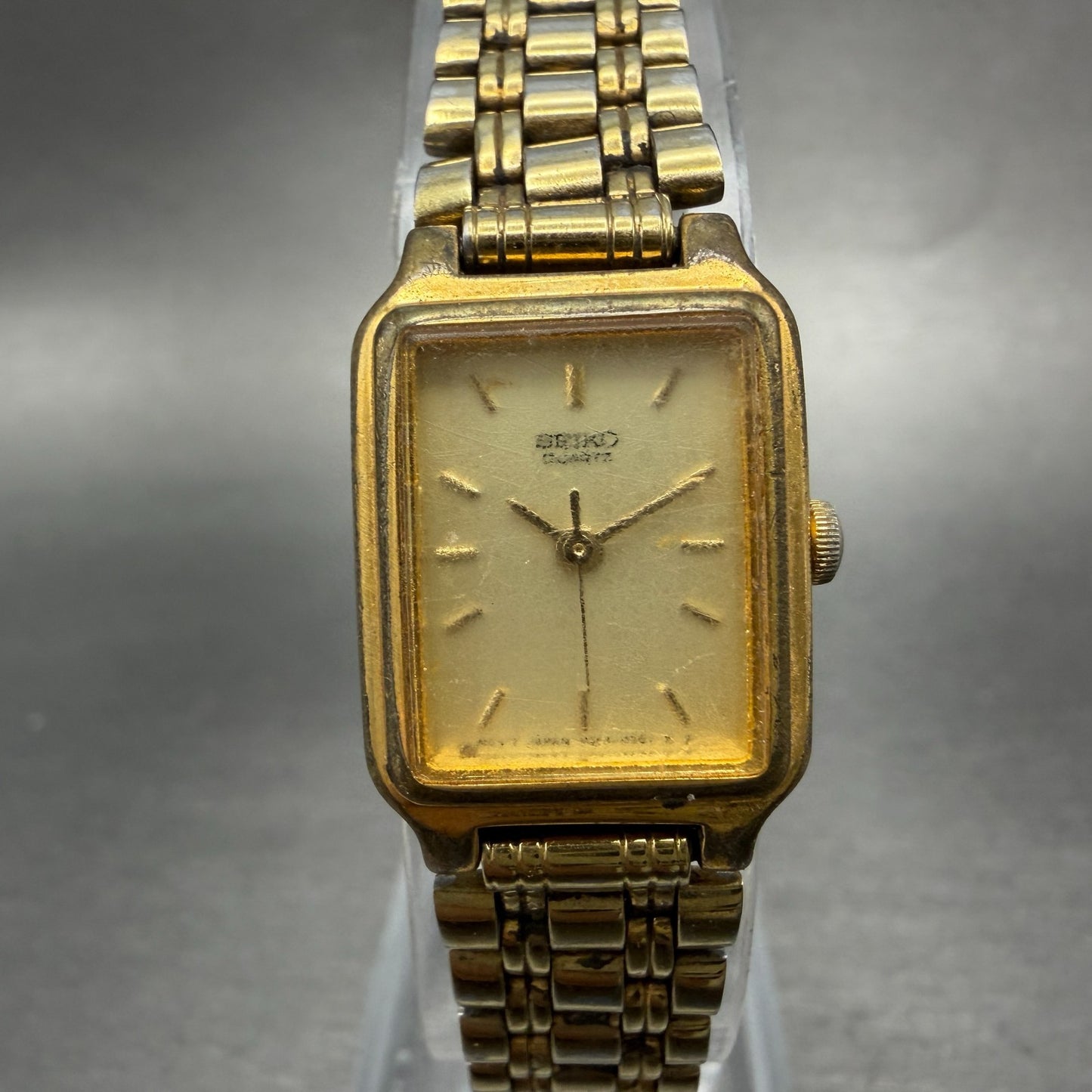 Seiko Tank Watch Women 18mm Champagne Dial Gold Tone Rectangle V401-5129 NewBatt0