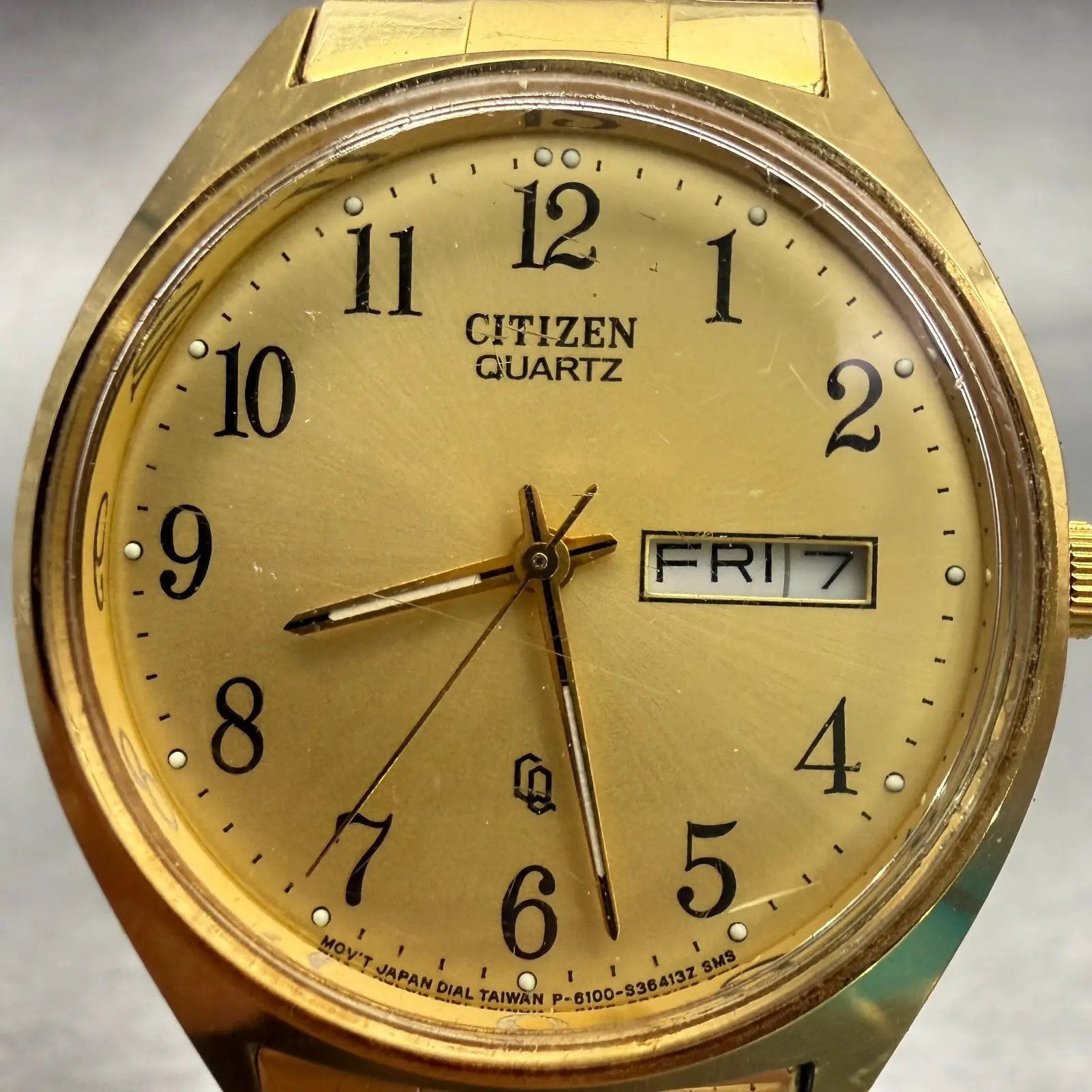 Citizen CQ Watch Men 35mm Gold Dial Gold Tone Daydate Round 6100-S09869 New Batt1