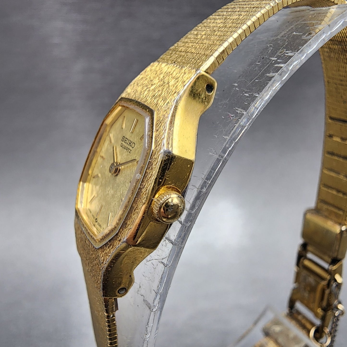 Seiko Watch Women 17mm Gold Dial Gold Tone Octagon 1N005B29 New Battery2