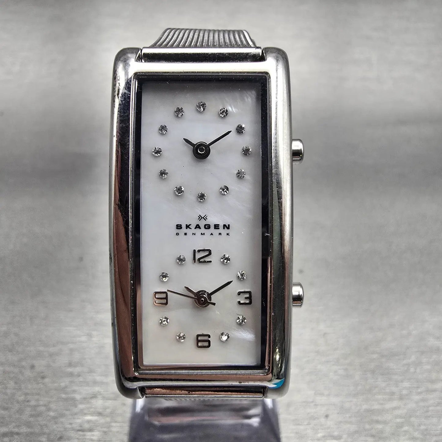Skagen Dual Time Watch Women 20mm MOP Dial Silver Rectangle 20SSSMP New Battery0