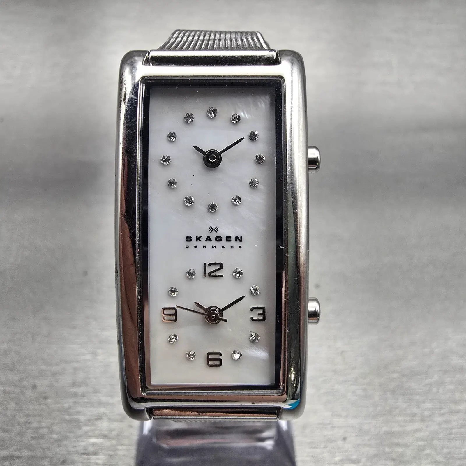 Skagen Dual Time Watch Women 20mm MOP Dial Silver Rectangle 20SSSMP New Battery0