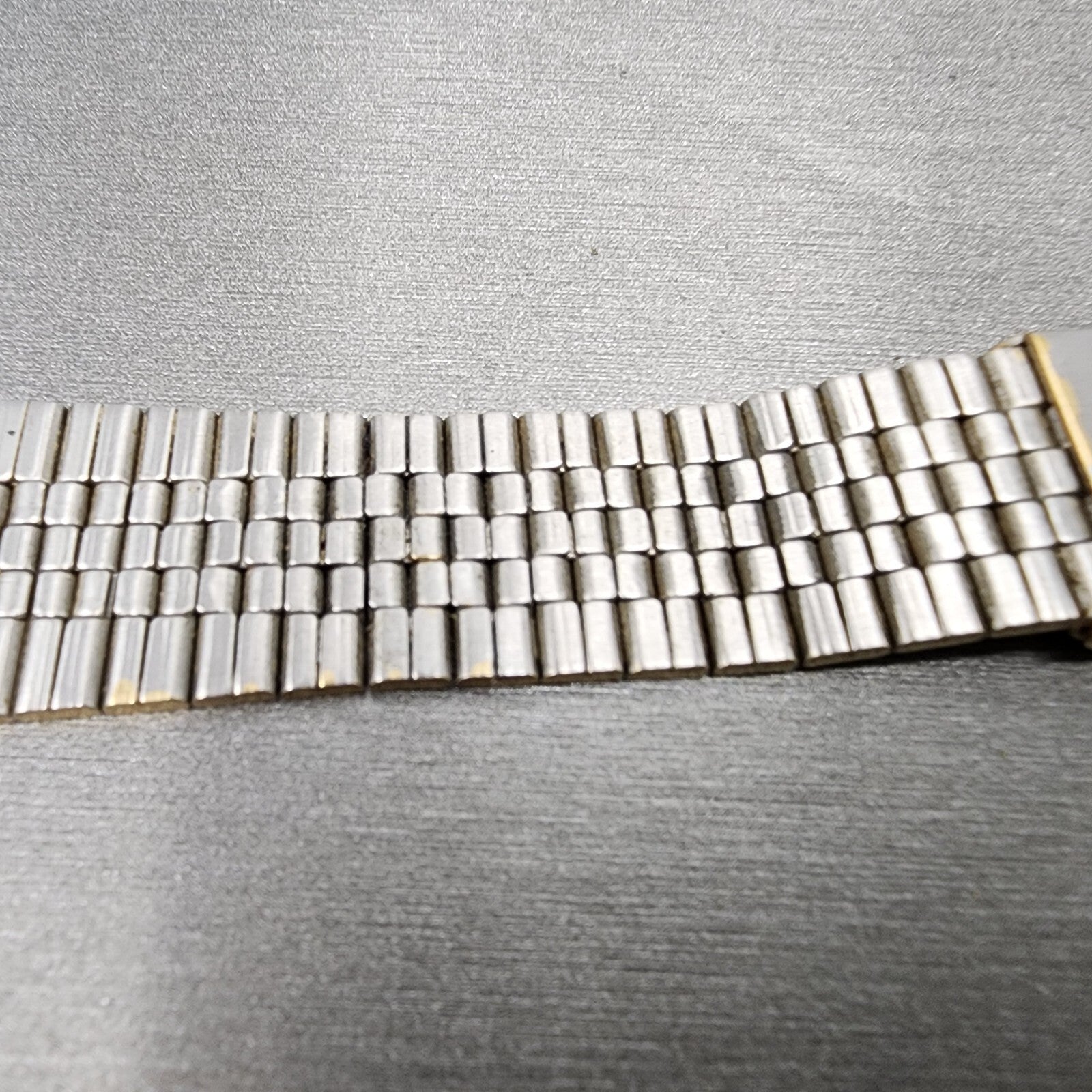 Bulova Accutron Watch Band 19mm Gold Tone Stainless Steel MISSING ONE END LINK12