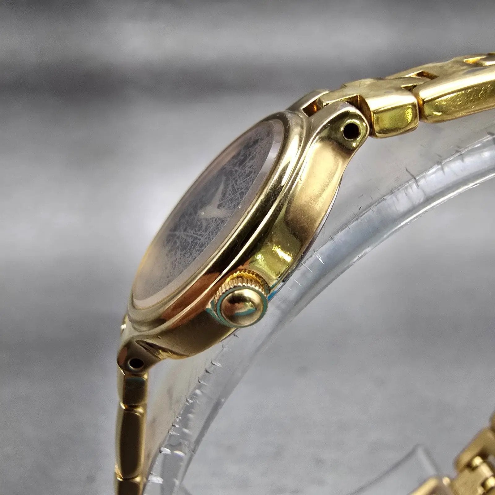 Seiko Watch Women 18mm Black Dial Gold Tone Oval 2Y00-5A90 New Battery Vintage2