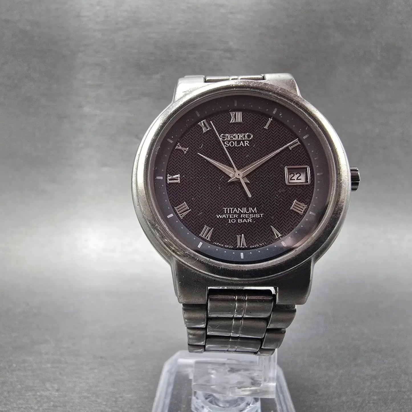 Seiko Solar Watch Men 35mm Black Dial Titanium Date Round 5K22-0A20 Runs5