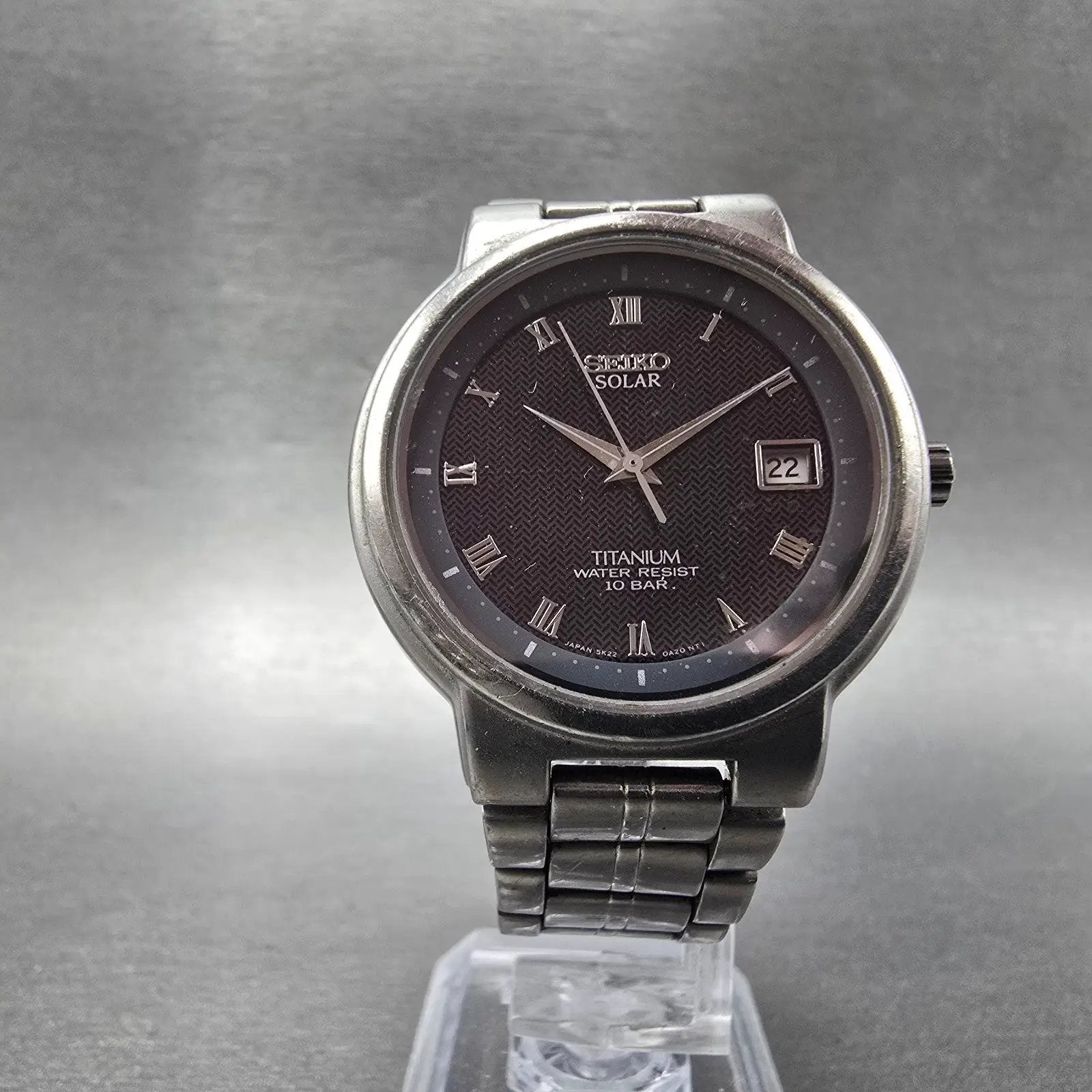 Seiko Solar Watch Men 35mm Black Dial Titanium Date Round 5K22-0A20 Runs5