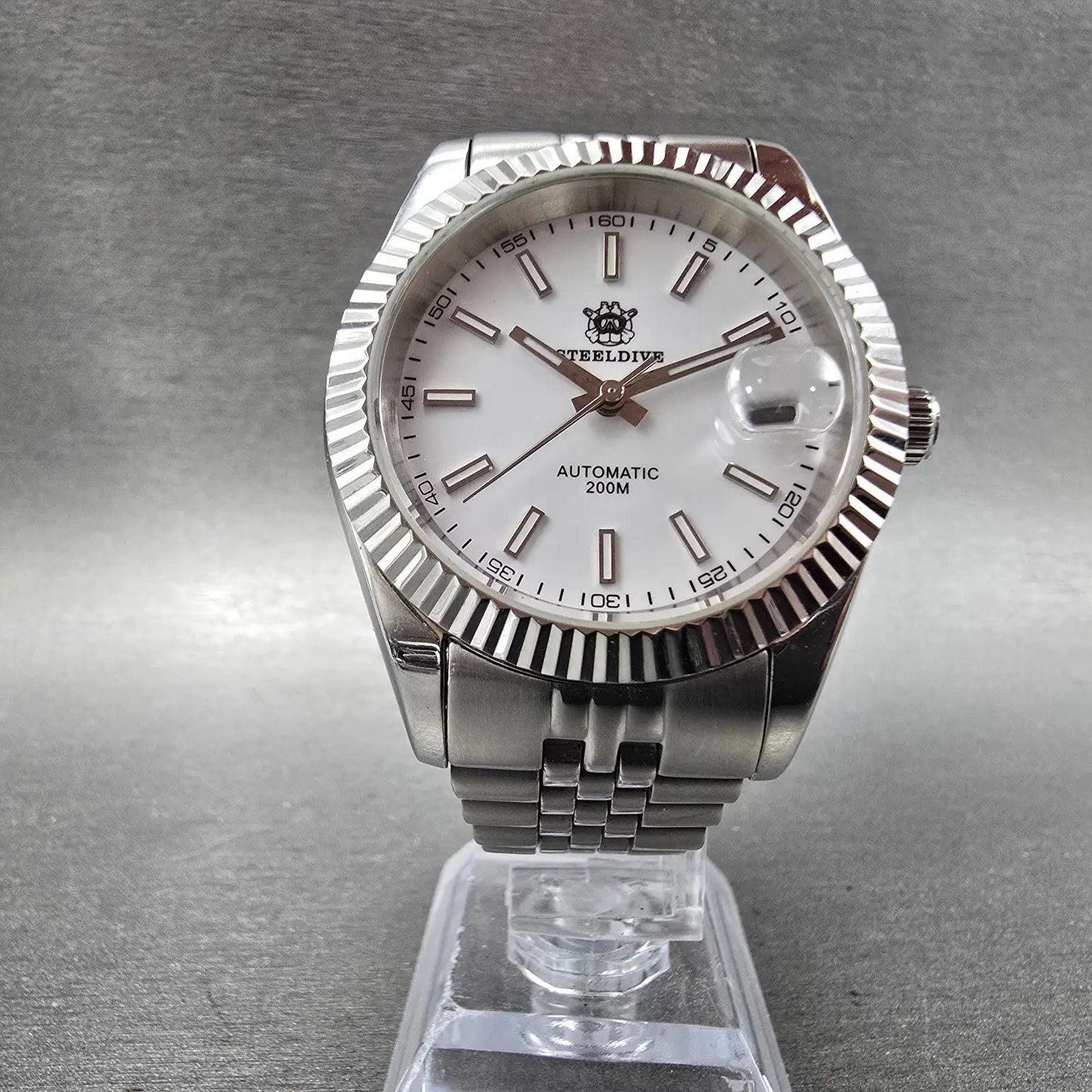 Steeldive Automatic Watch Men 39mm White Dial Stainless Steel Date Round Works5