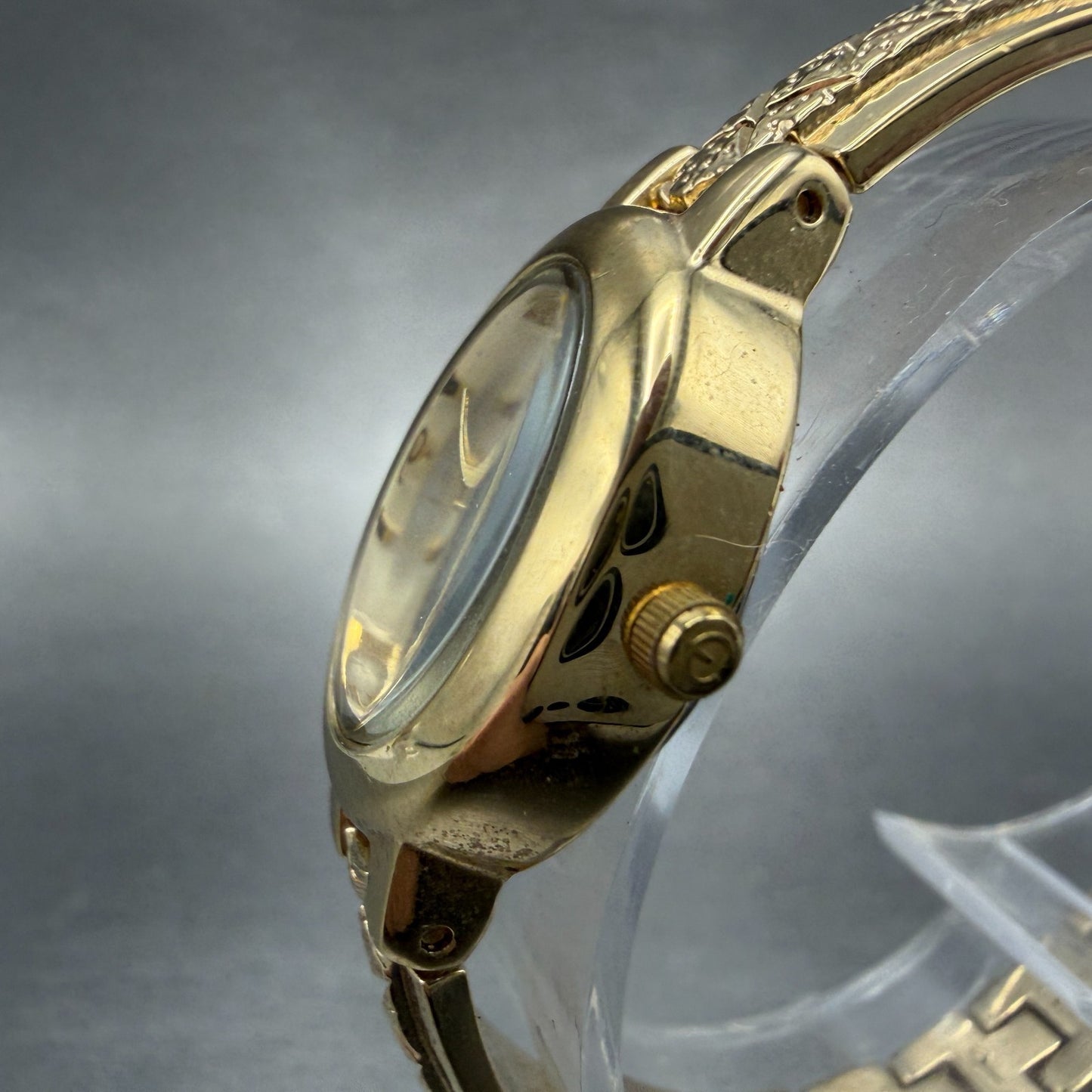 Elgin Watch Women 18mm MOP Dial Gold Tone Oval EG8074 Diamond New Battery ABC2