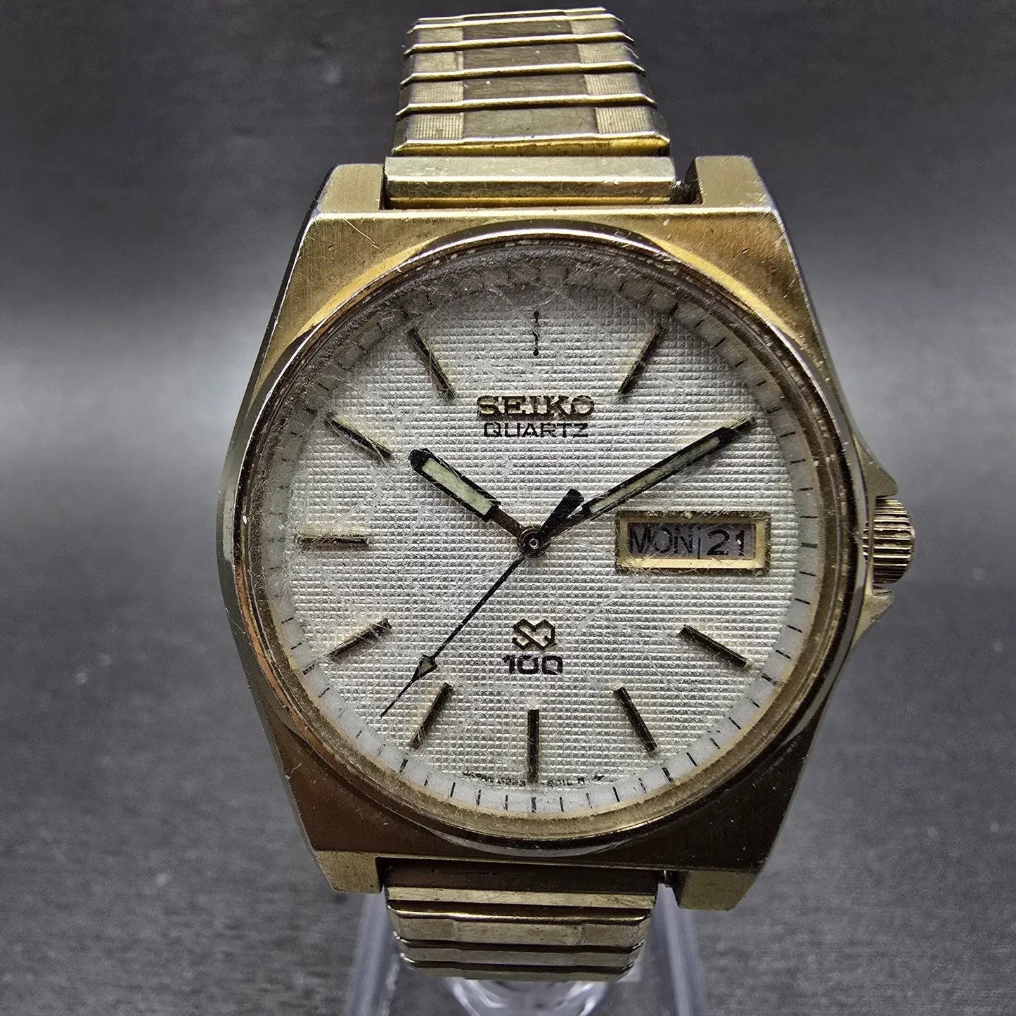 Seiko Watch Men 34mm Silver Dial Gold Tone Daydate Round 6923-8010 PARTS Vintage0