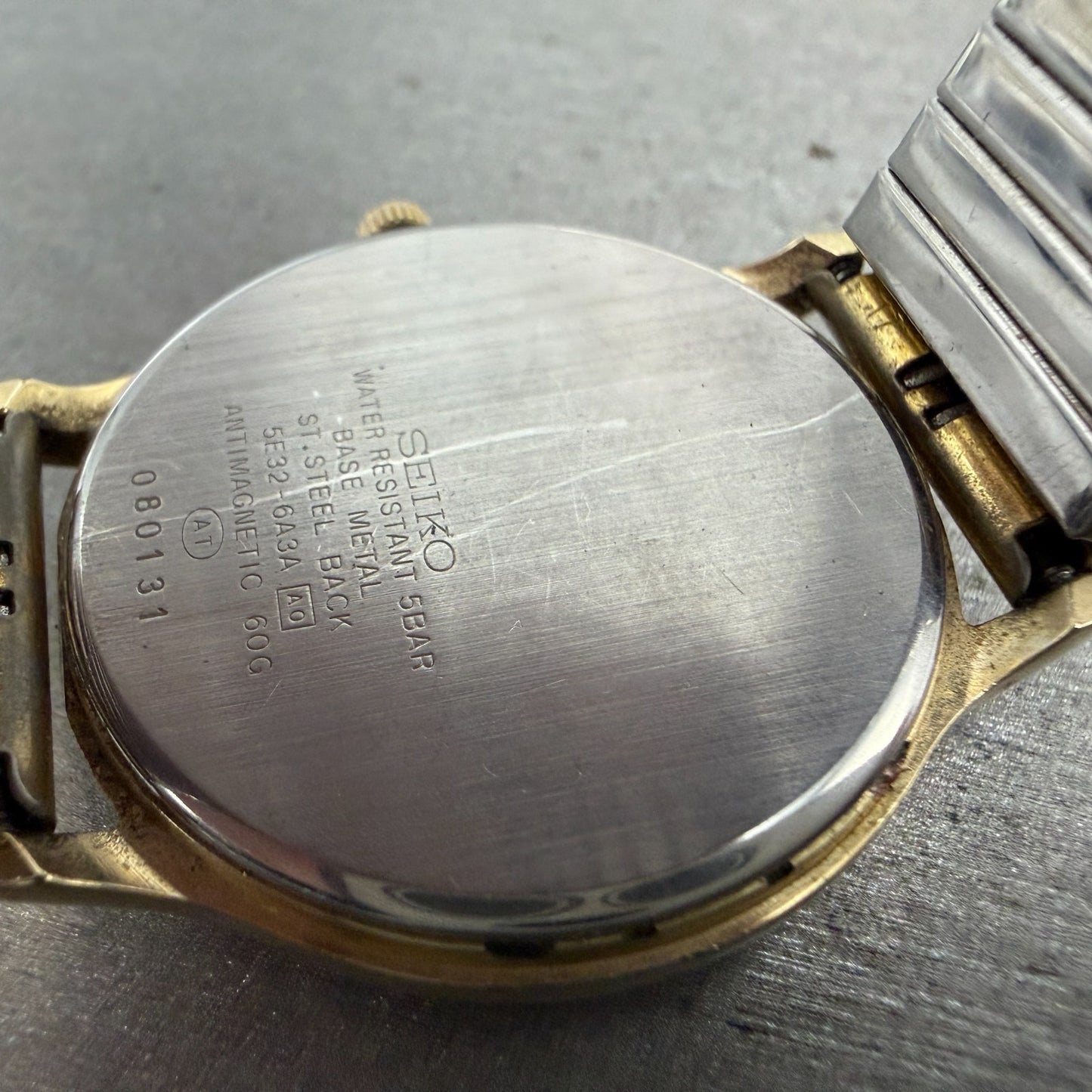 Seiko Spirit Watch Men 33mm White Dial Gold Tone Date Round 5E32-6A3A New Batt 49