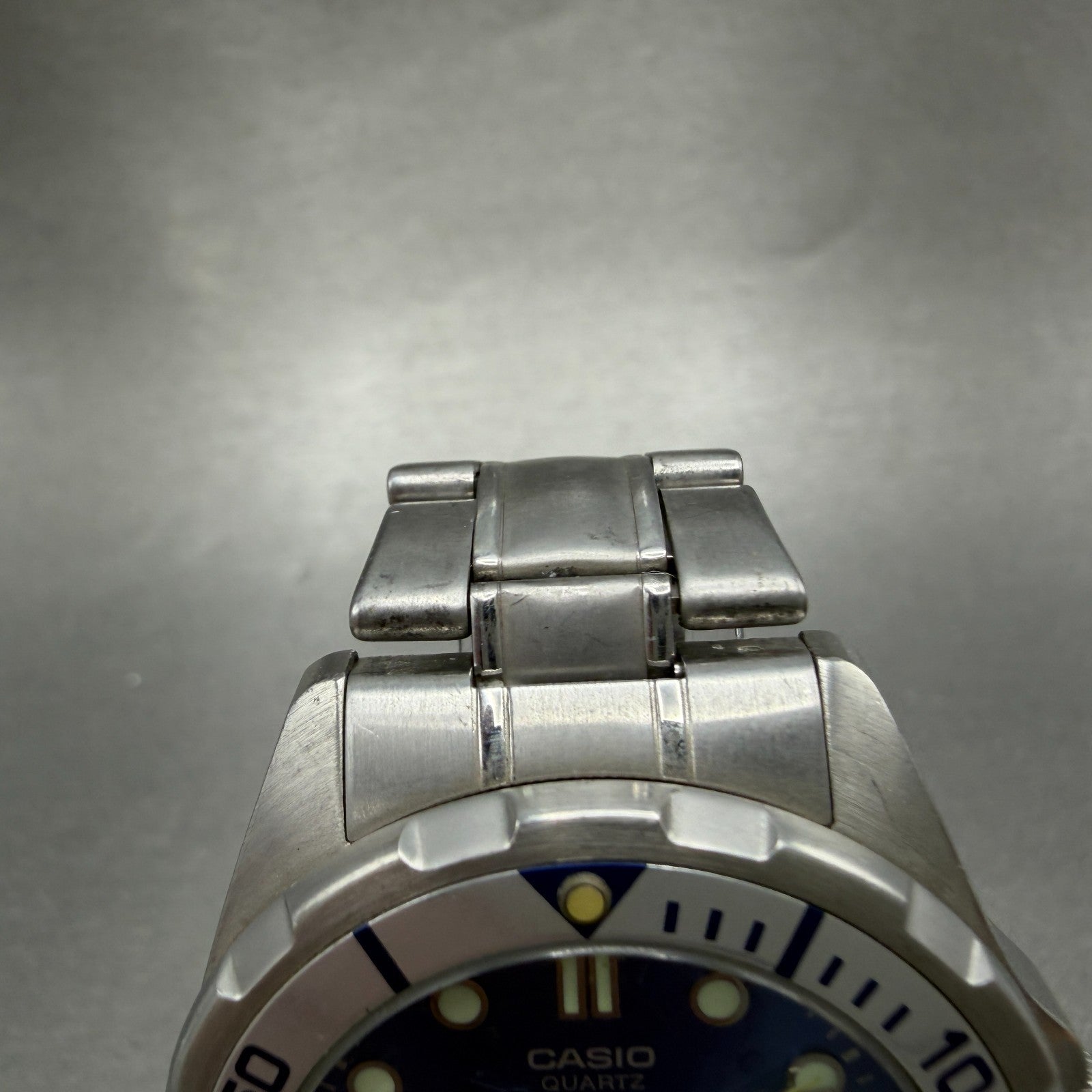 Casio Dive Watch Men 40mm Blue Dial Silver Tone Daydate Round EF-200 New Battery4