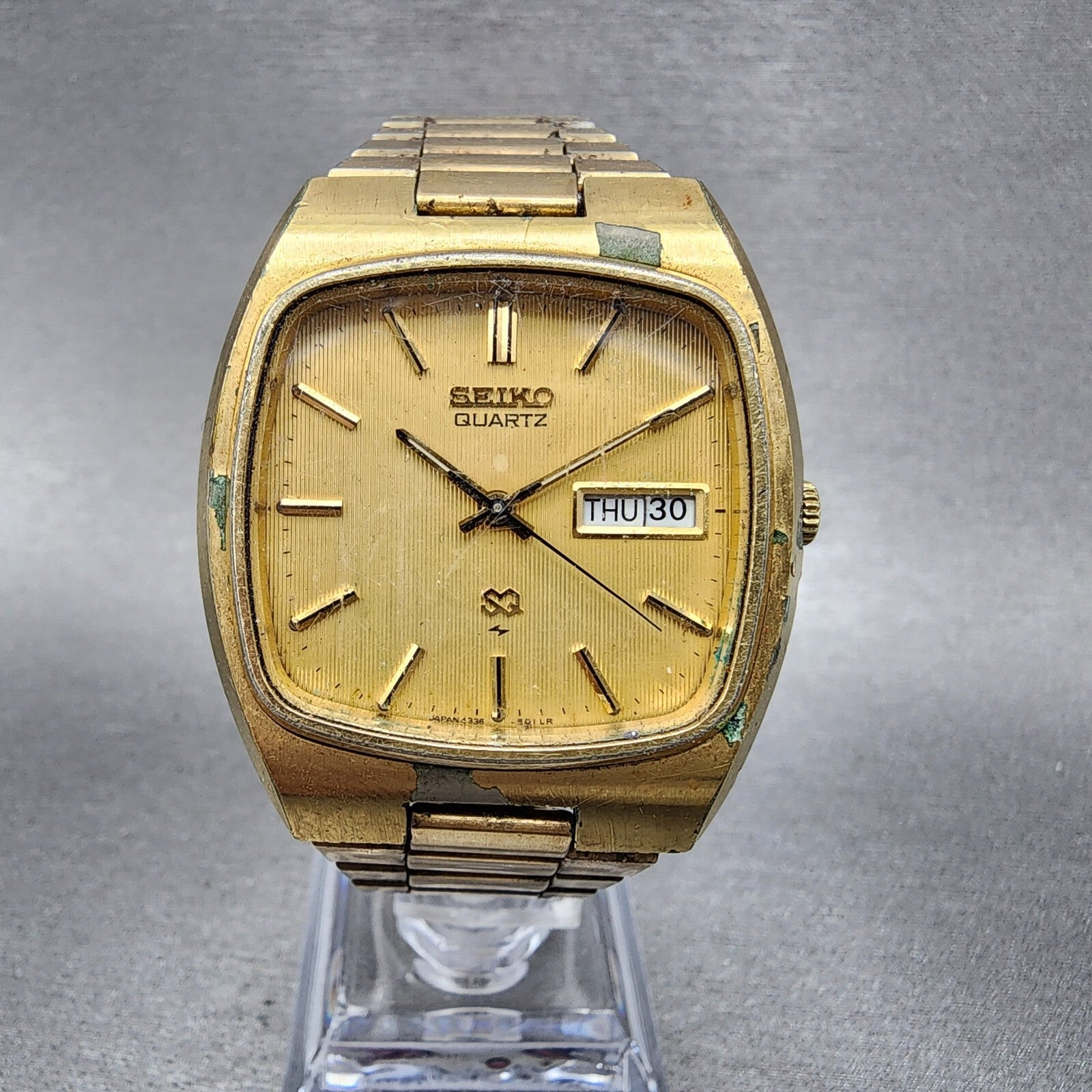 Seiko SQ Watch Men 36mm Gold Dial Gold Tone Rectangle Daydate 43365019 PARTS0