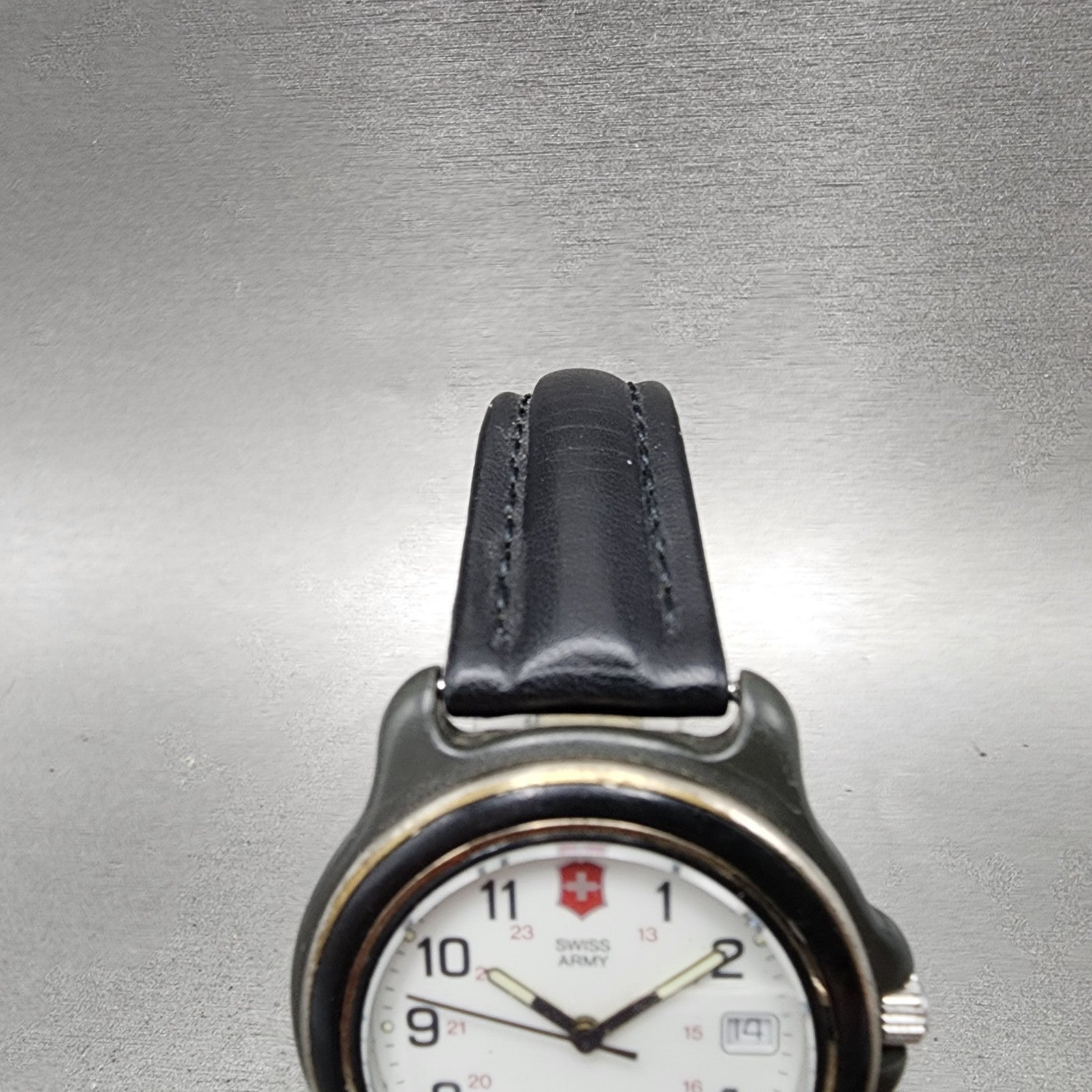 Swiss Army Original Watch men 39mm White Dial Black Tone Date Round  New Battery4