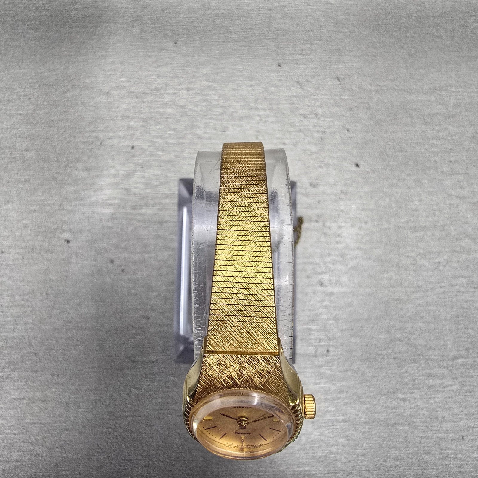 Citizen Watch Women 18mm Champagne Dial Gold Tone Oval 2030-205308 New Battery4
