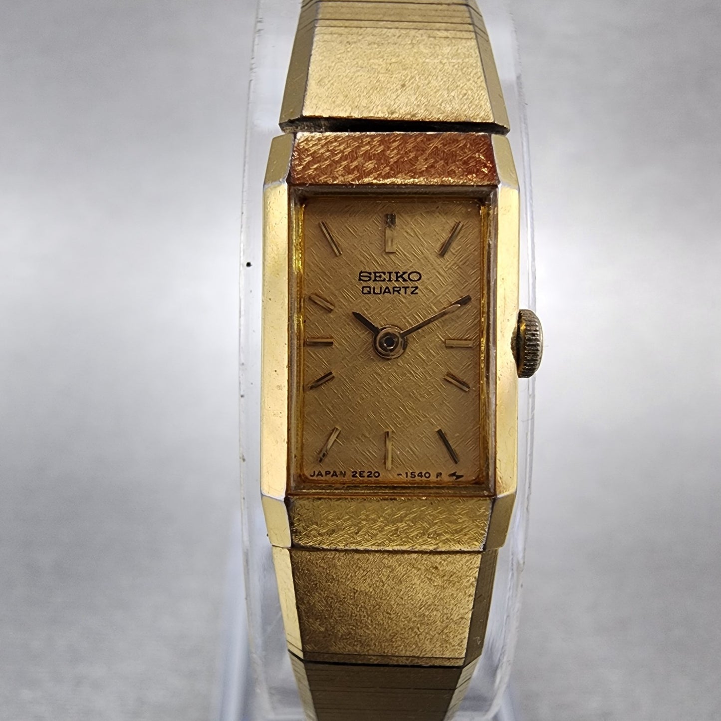 Seiko Tank Watch Women 12mm Champagne Dial Gold Tone 2e206259 New Battery1