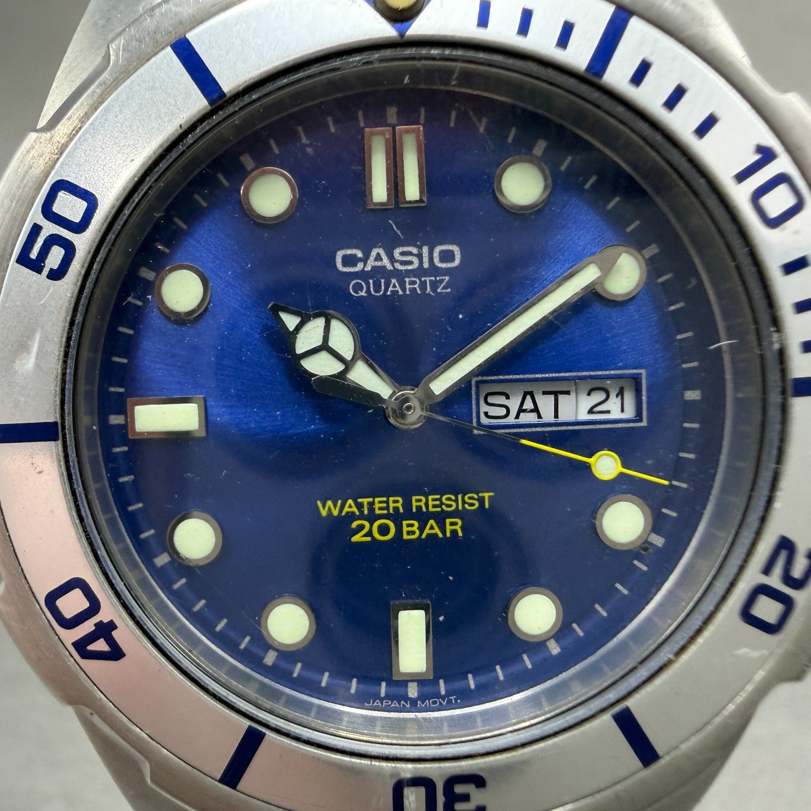 Casio Dive Watch Men 40mm Blue Dial Silver Tone Daydate Round EF-200 New Battery1