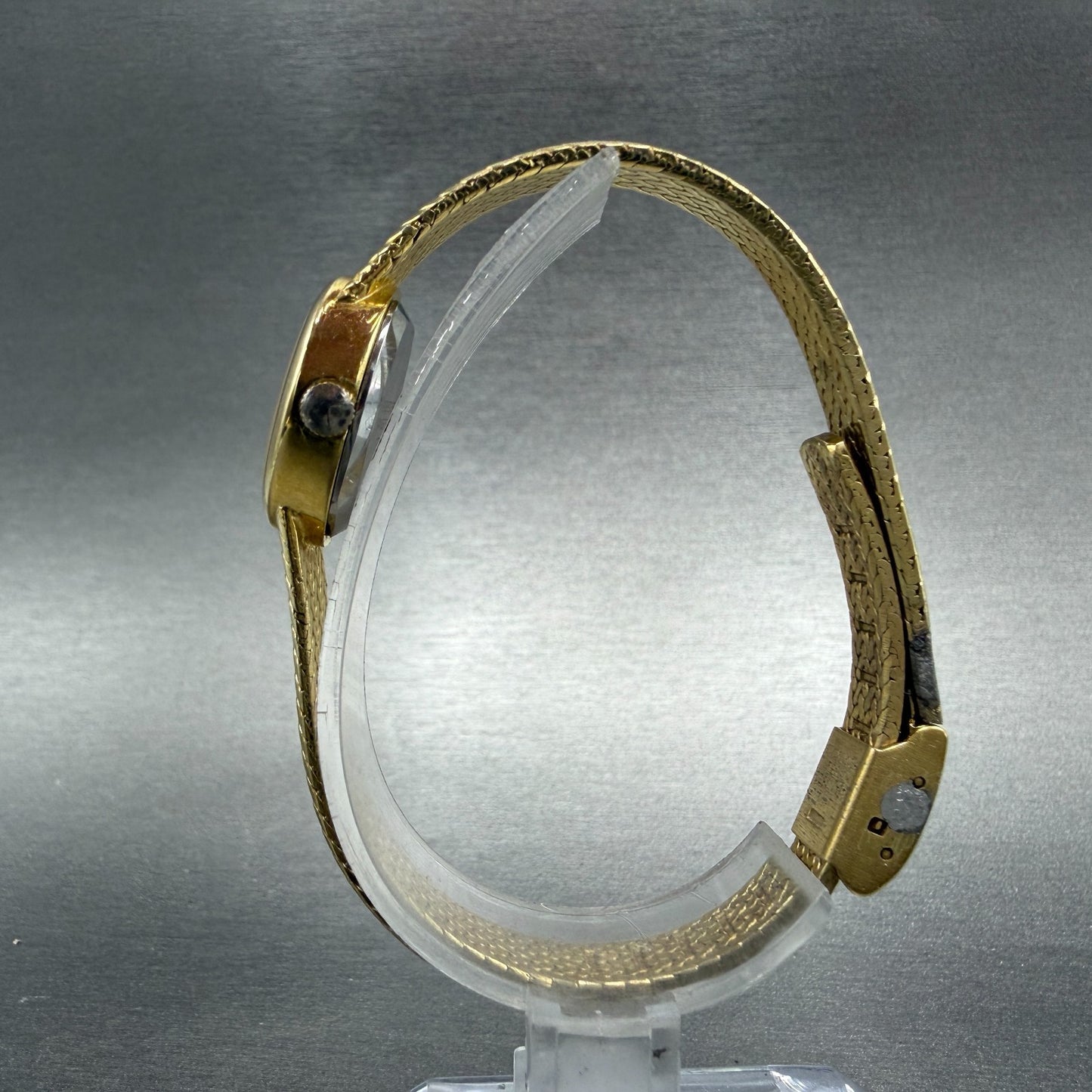 Gruen Watch Women 16mm Gold Dial Gold Tone Oval Mesh band New Battery VTG6