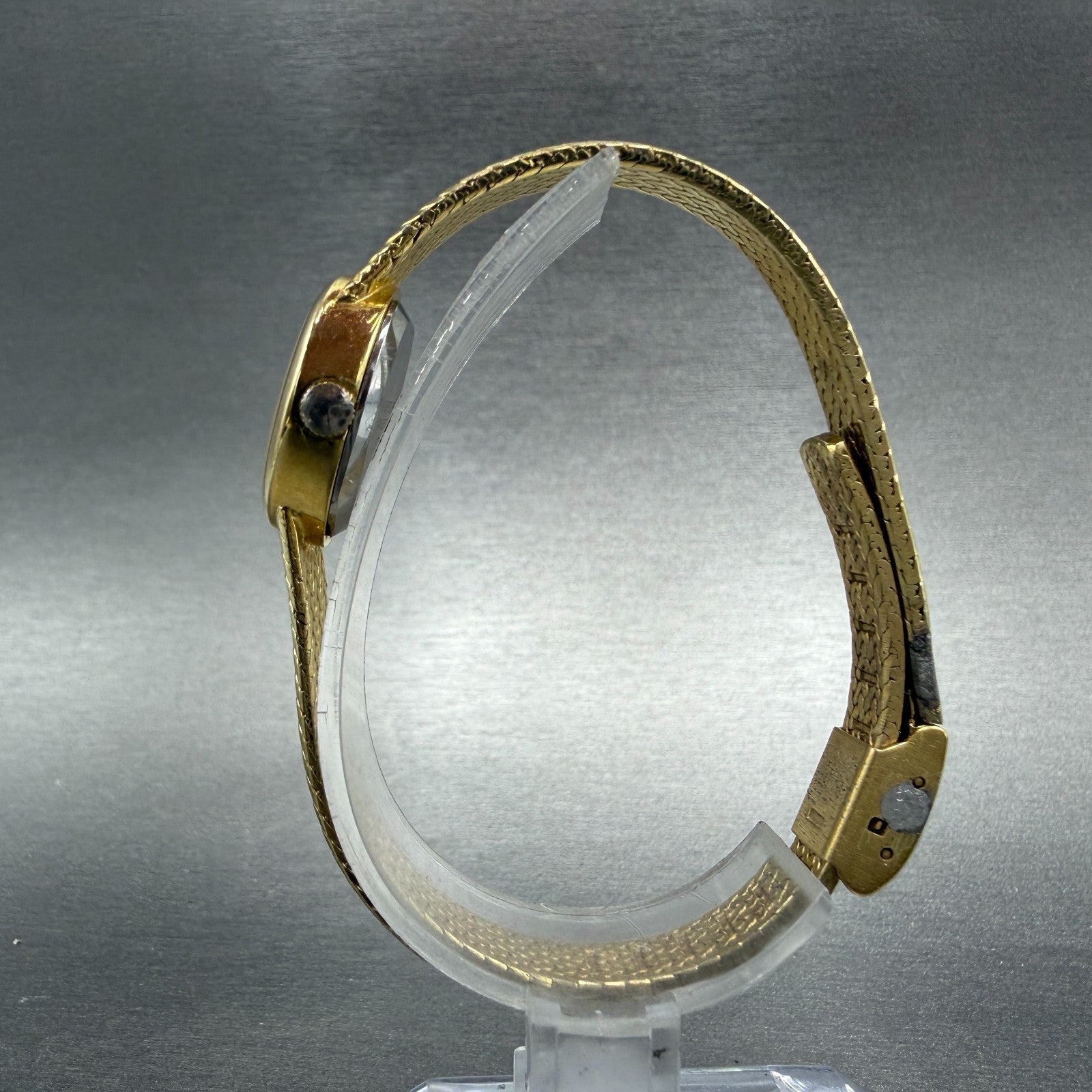Gruen Watch Women 16mm Gold Dial Gold Tone Oval Mesh band New Battery VTG6