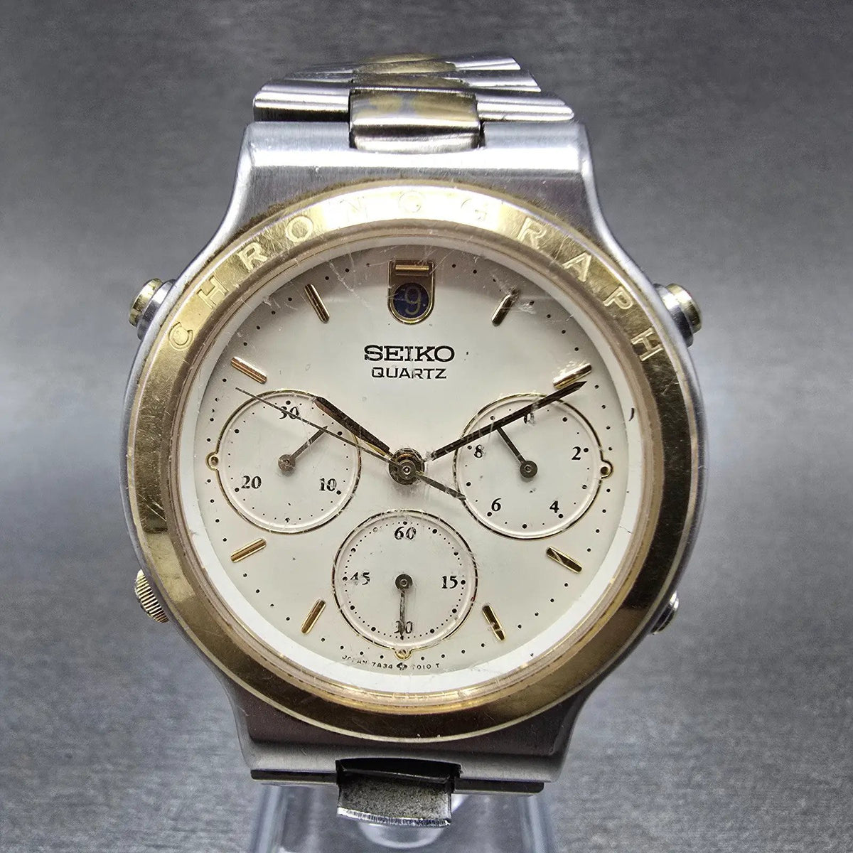 Seiko Chronograph Watch Men 37mm Cream Dial Two Tone Date READ!!!! 7A34-70190