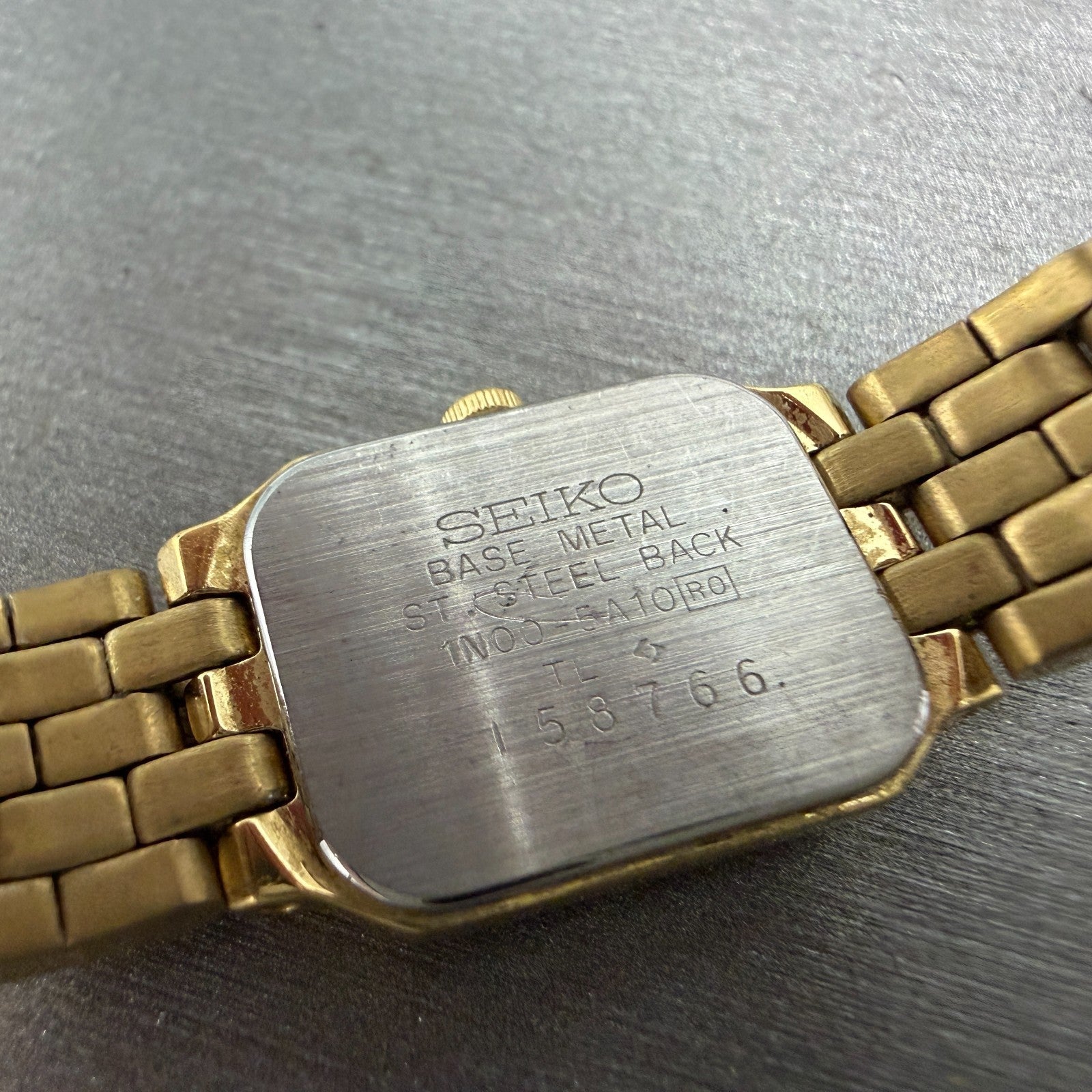 Seiko Tank Watch Women 15mm Black Dial Gold Tone Rectangle 1N00-5A10 New Battery9