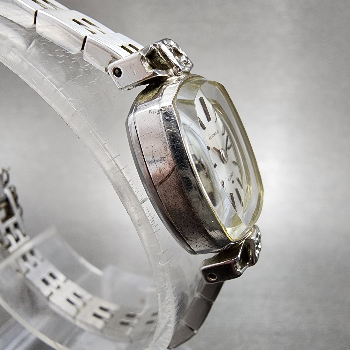 Seiko Solar Watch Women 15mm White Dial White Gold Plated Diamonds Manual Wind3