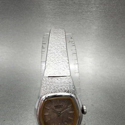 Seiko Watch Women 17mm Silver Dial Silver Tone Hexagon 4N015029 New Battery4