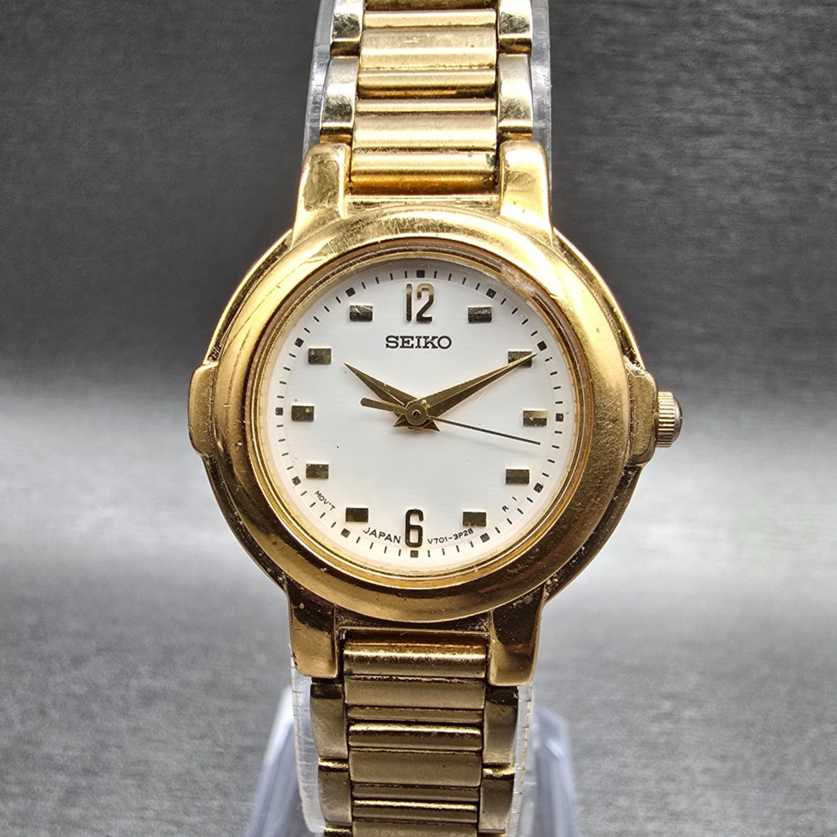 Seiko Watch Women 25mm White Dial Gold Tone Round V701-2F50 New Battery JP0